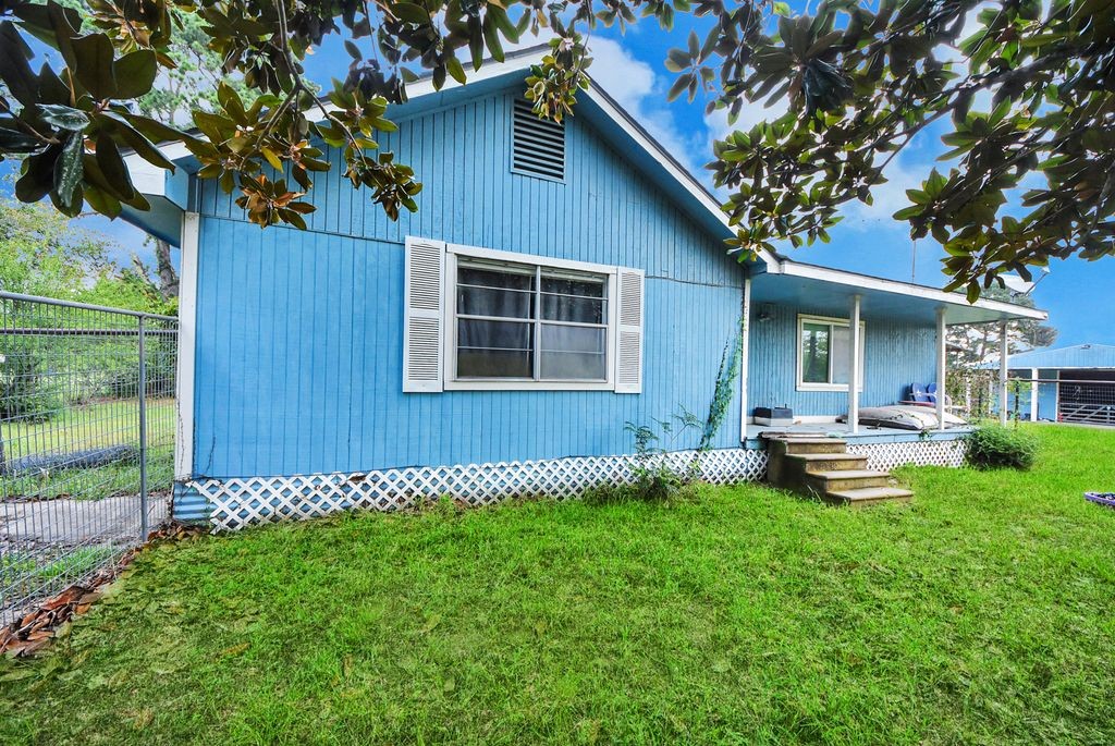36576 Howell Rd Property Photo 2