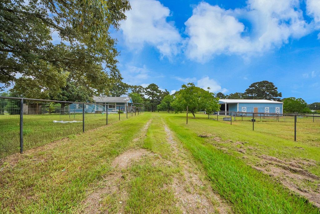 36576 Howell Rd Property Photo 3