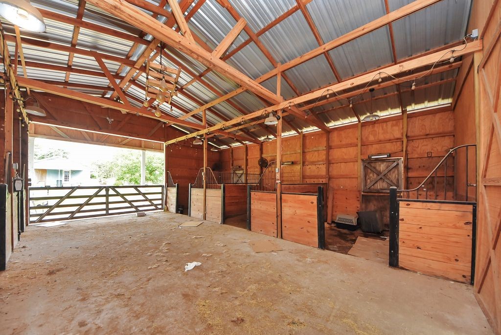 36576 Howell Rd Property Photo 17