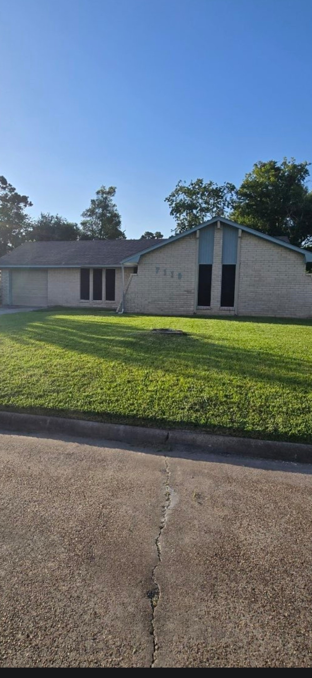 7119 Pittswood Lane Property Photo 1