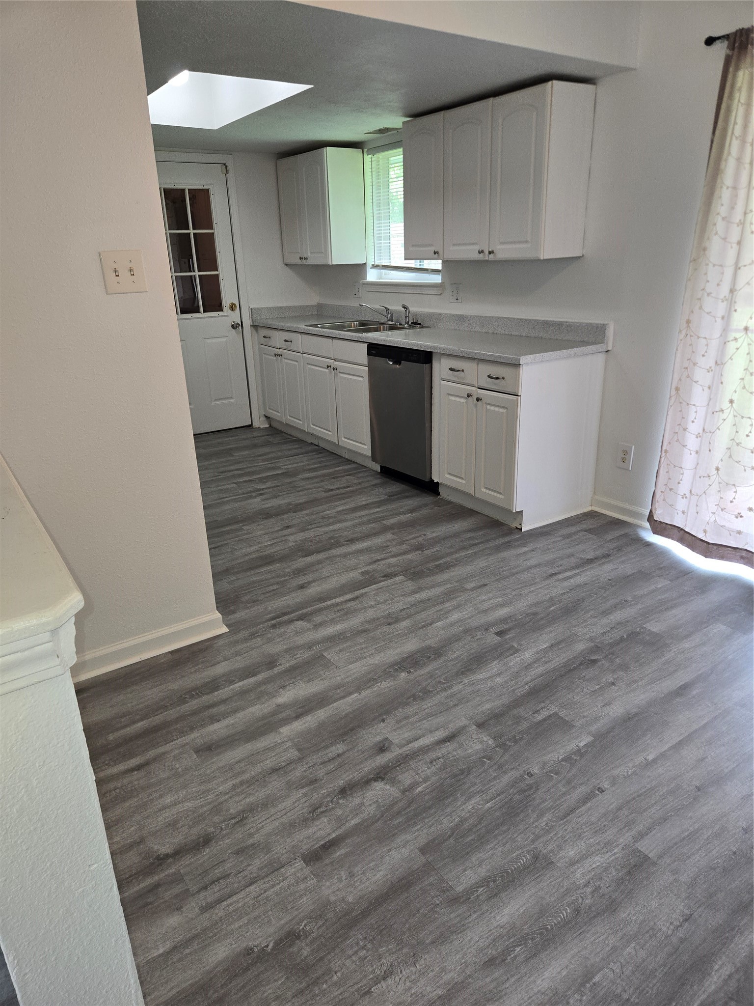 7119 Pittswood Lane Property Photo 4