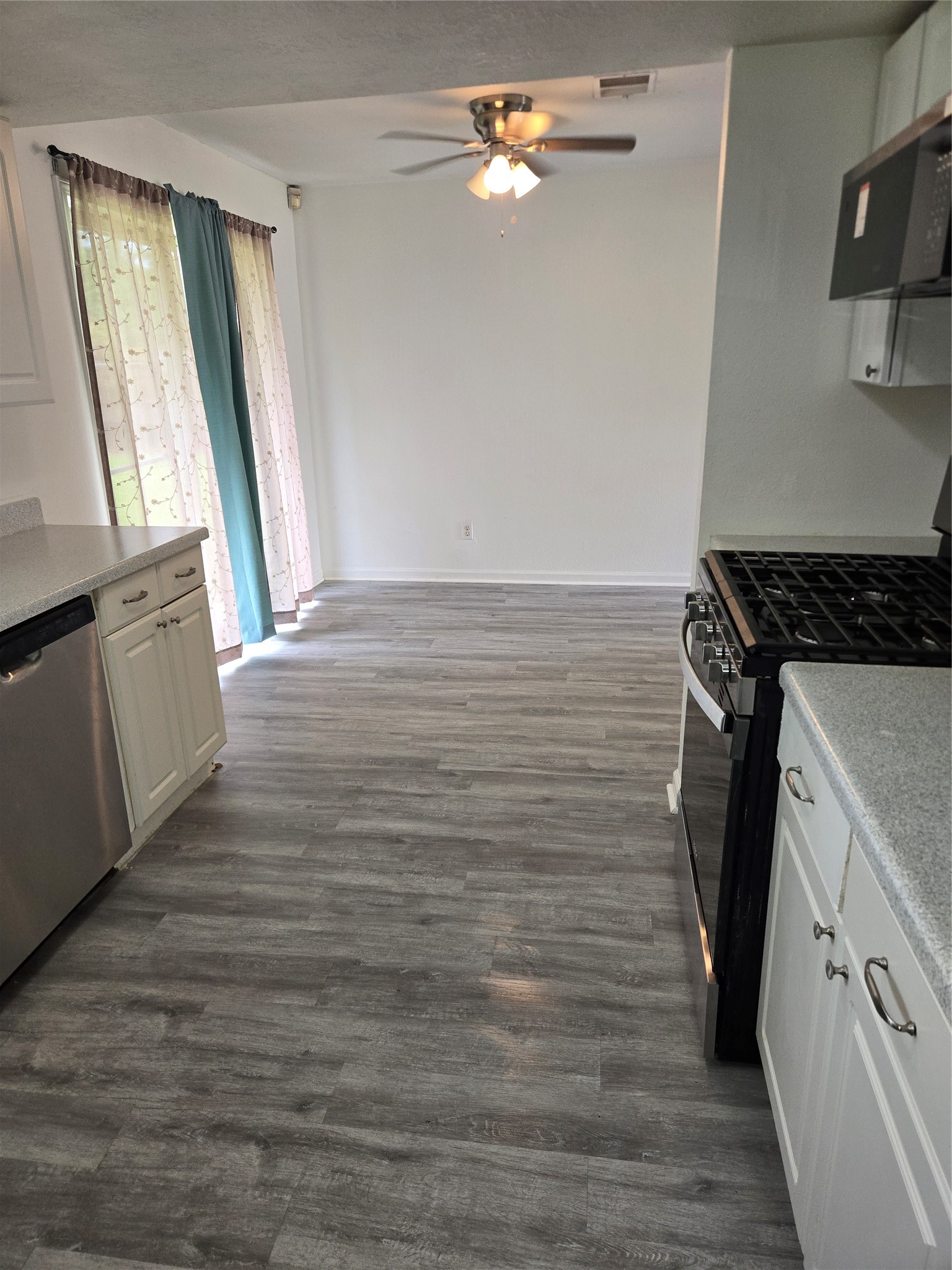 7119 Pittswood Lane Property Photo 6
