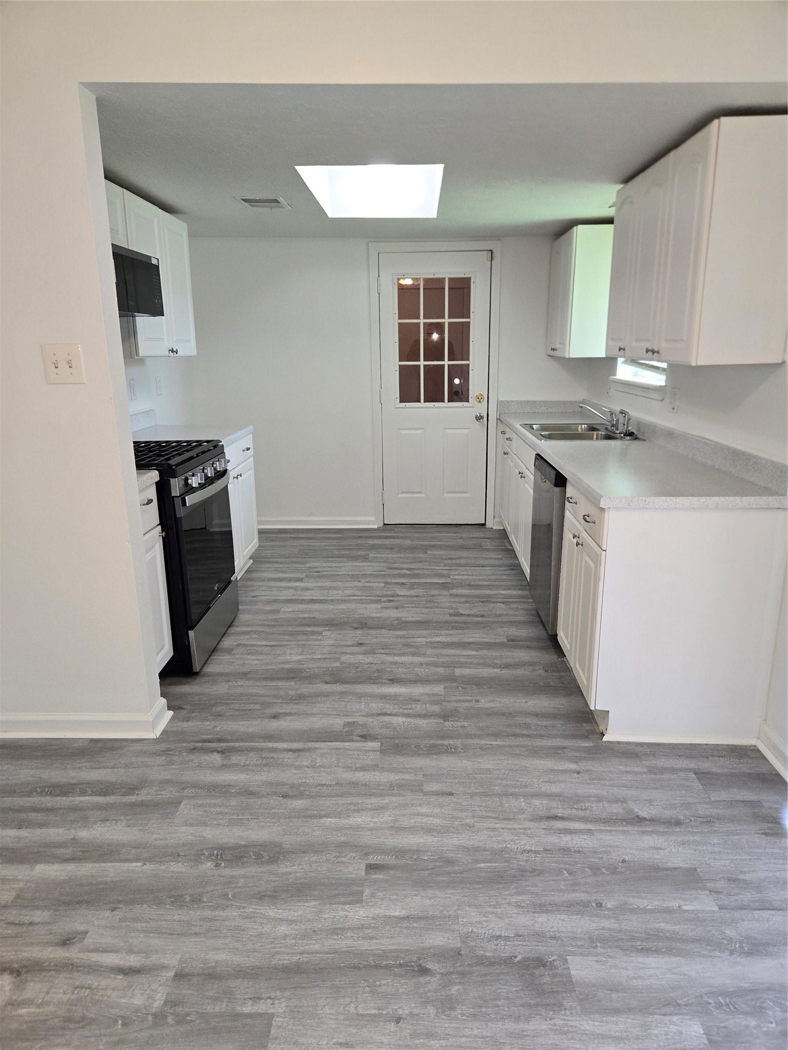 7119 Pittswood Lane Property Photo 8