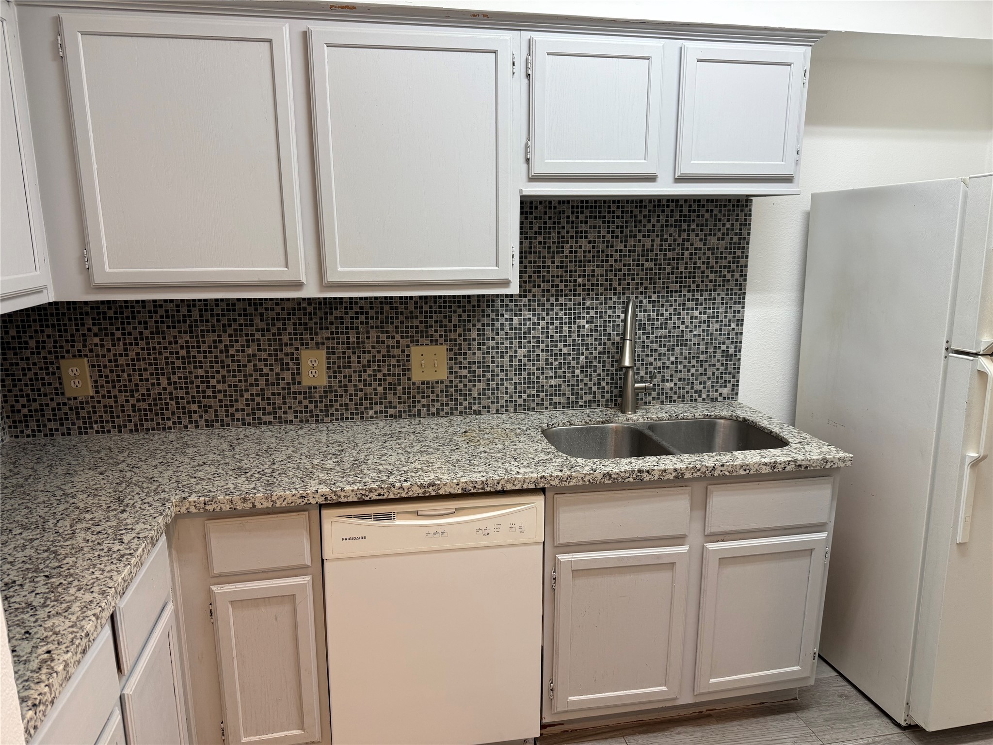 1103 Dulles Avenue 1103 Property Photo 6