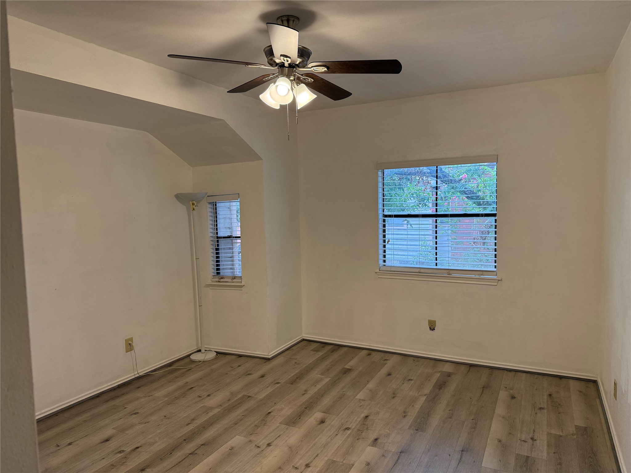 1103 Dulles Avenue 1103 Property Photo 11