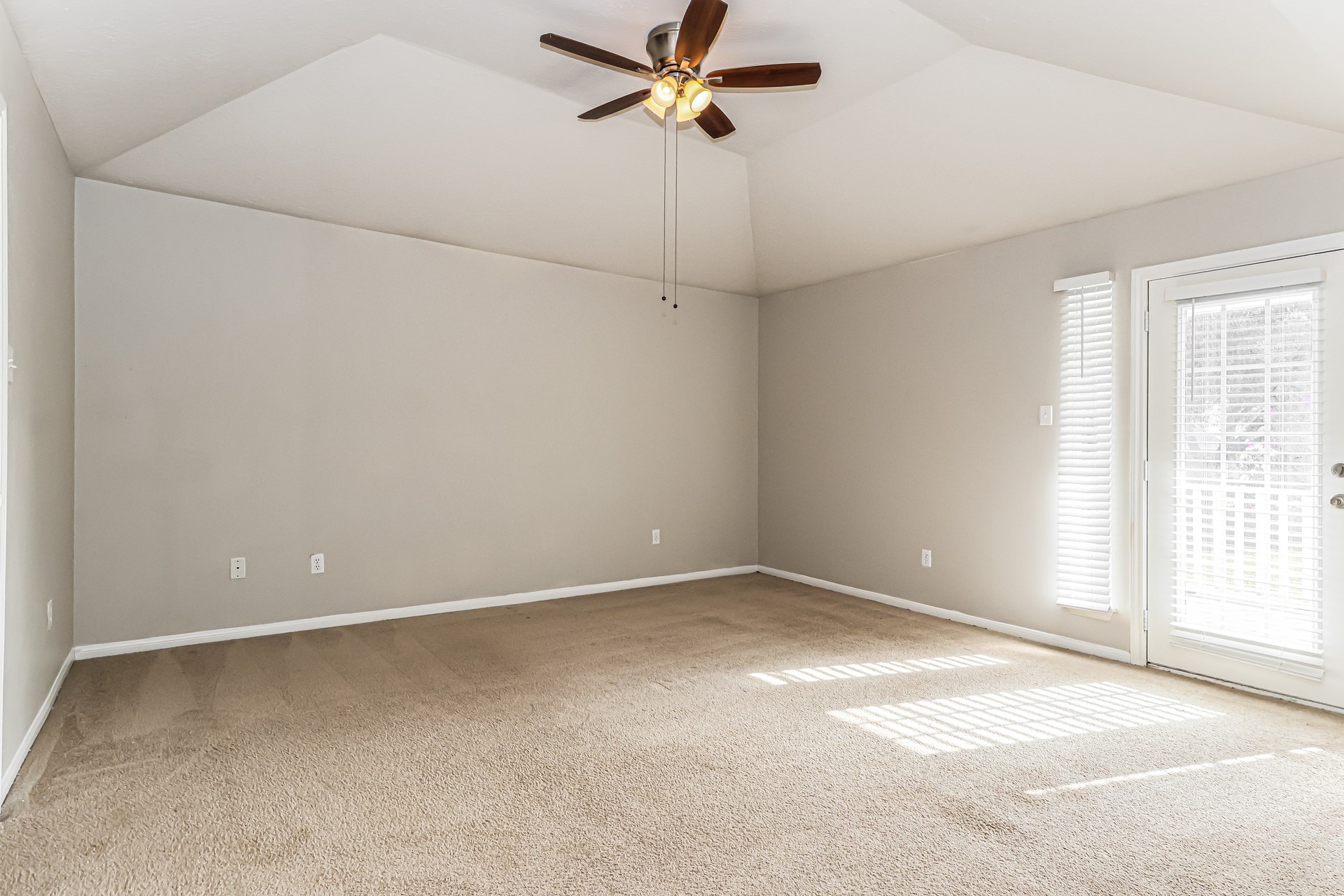 112 Golfview Drive Property Photo 11