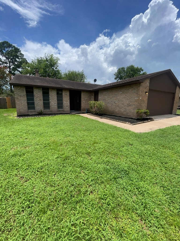 22807 Millgate Drive Property Photo 1