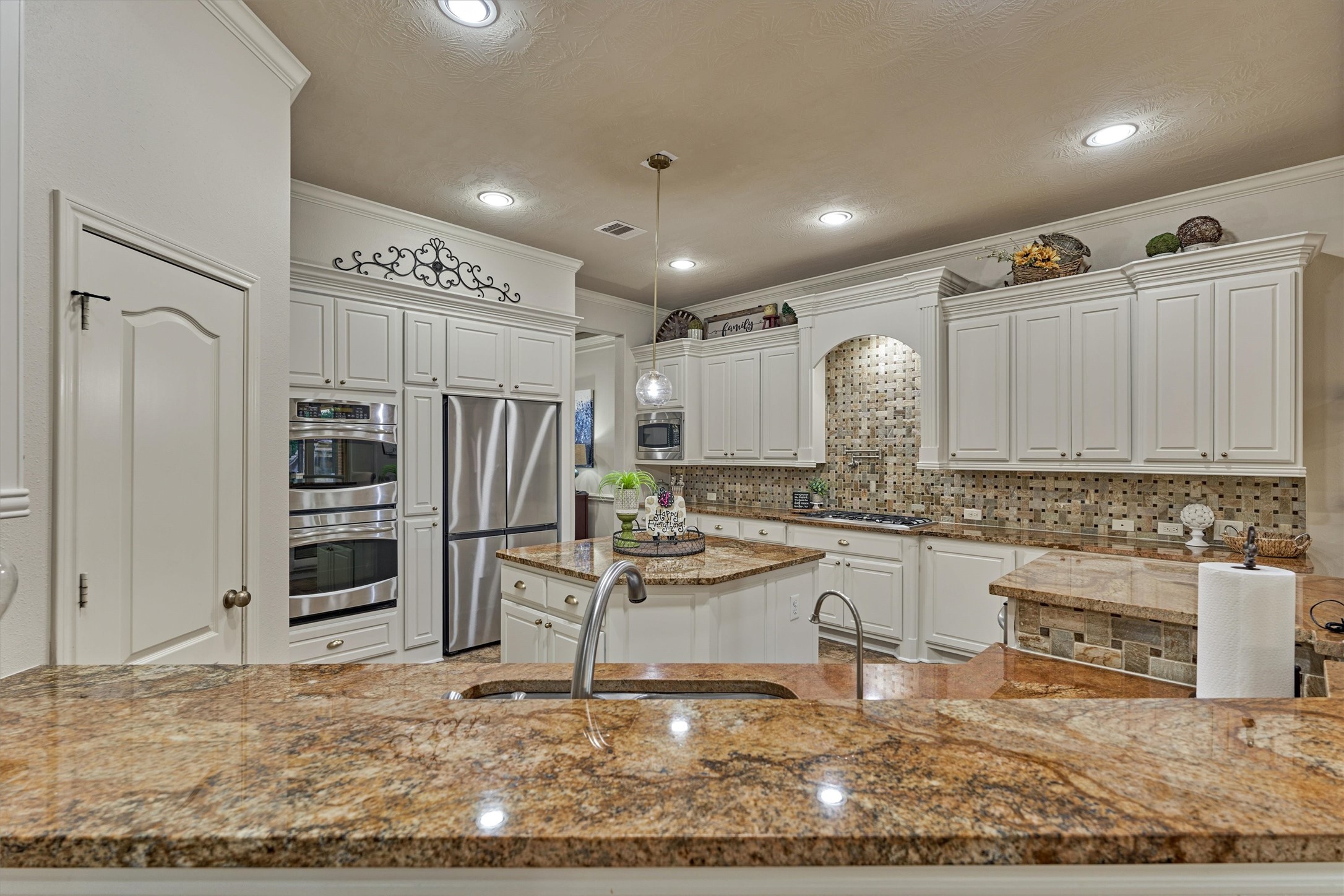 21322 Refuge Creek Drive Property Photo 7