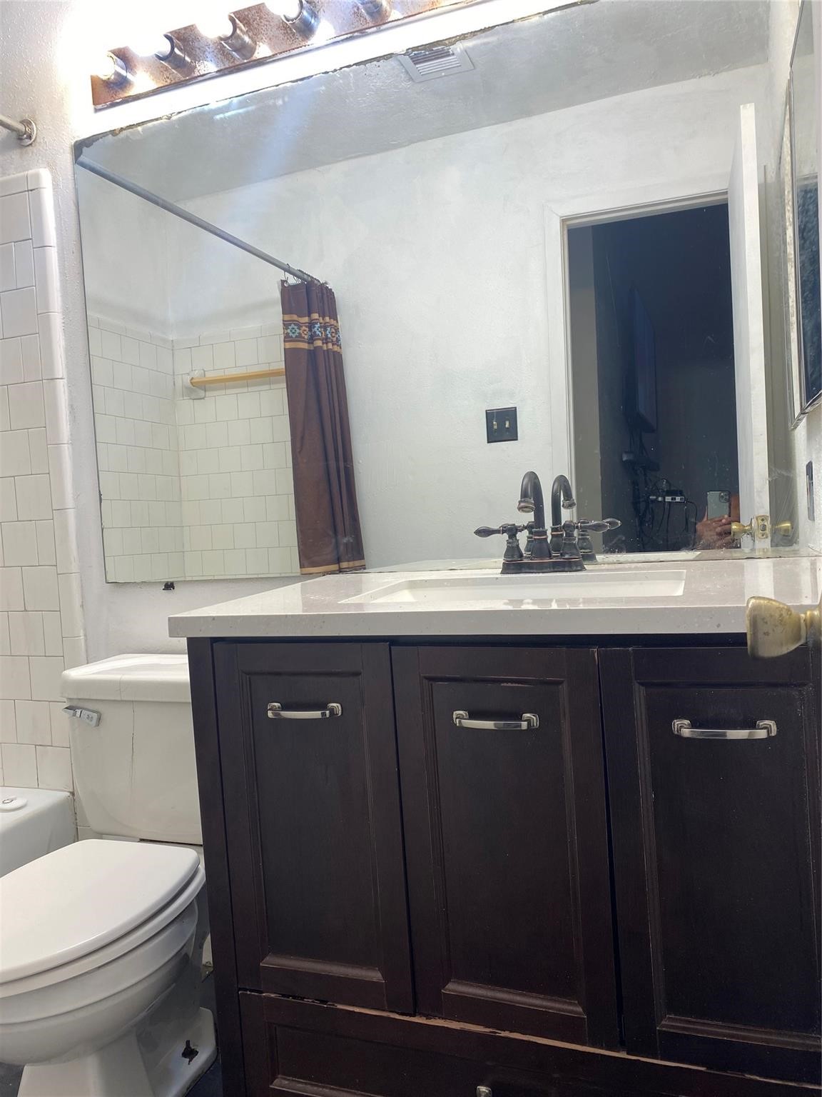 7422 Gatebriar Court Property Photo 4
