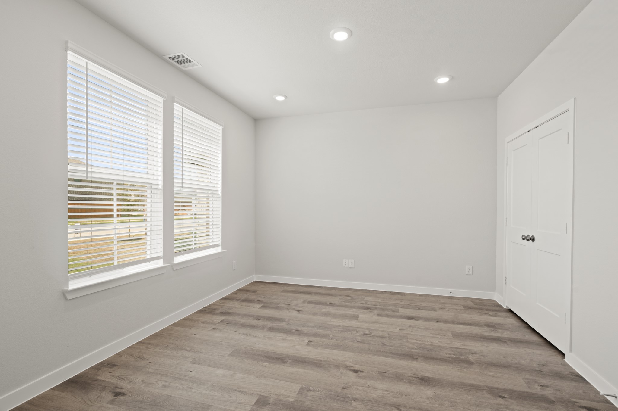 1080 Sunlit Circle Property Photo 7