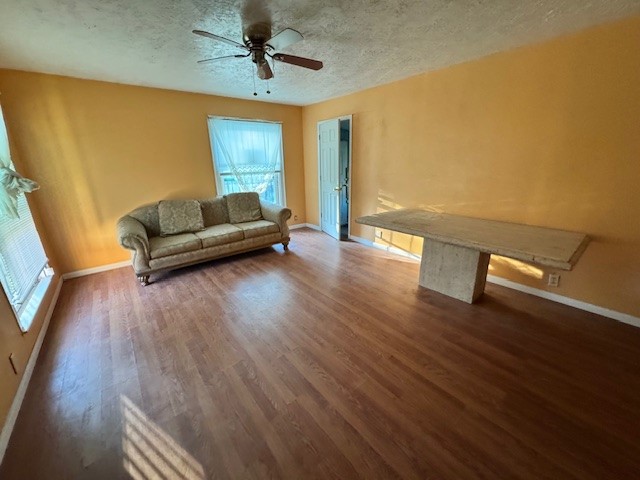 810 W North Street Property Photo 2