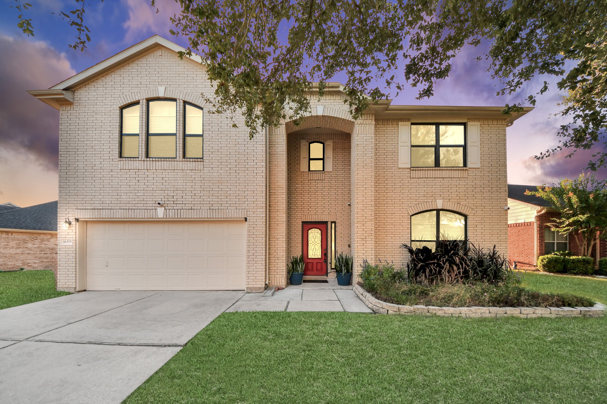16319 Autumn Leigh Drive Property Photo 1