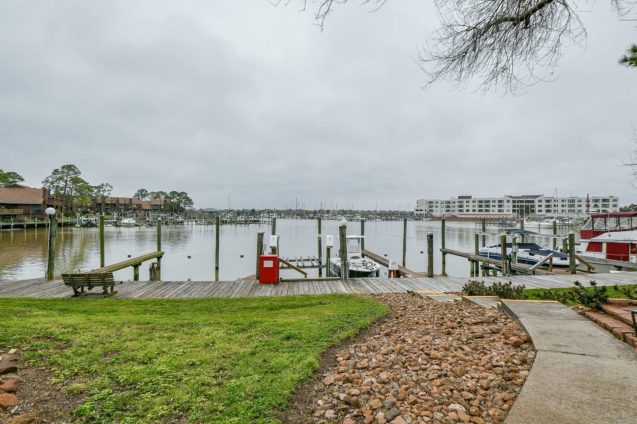 653 Davis Road Property Photo 4