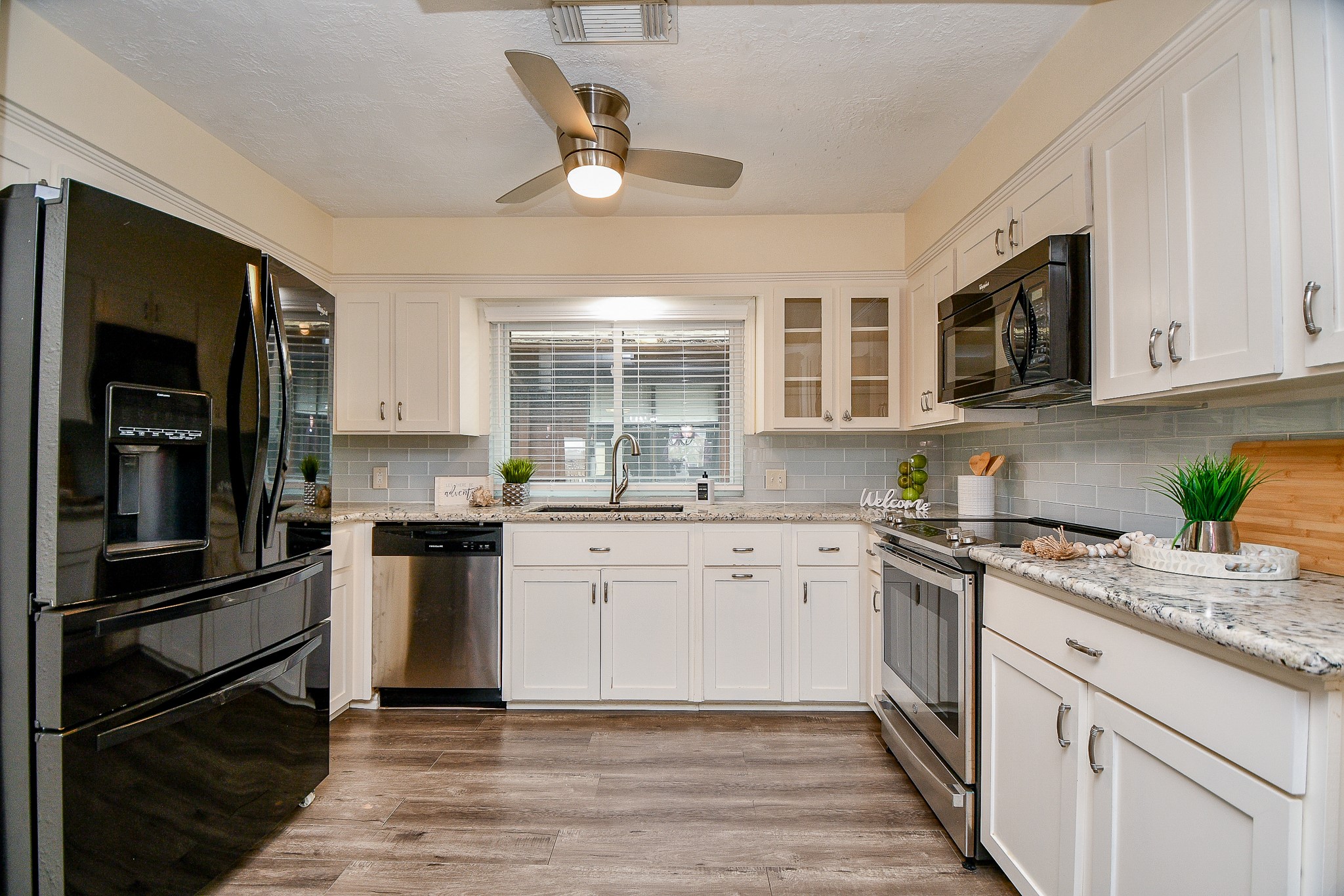 653 Davis Road Property Photo 12