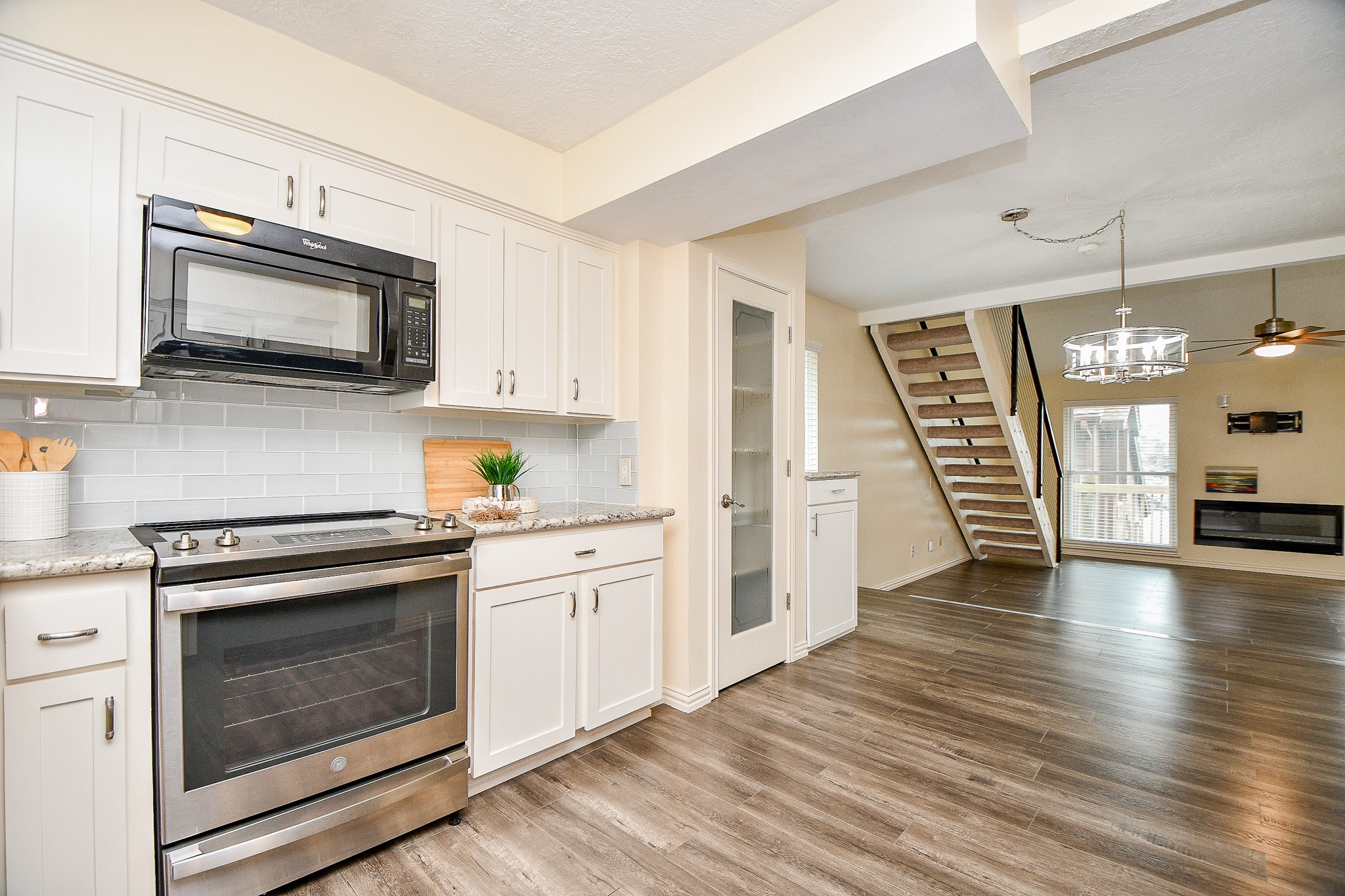 653 Davis Road Property Photo 14