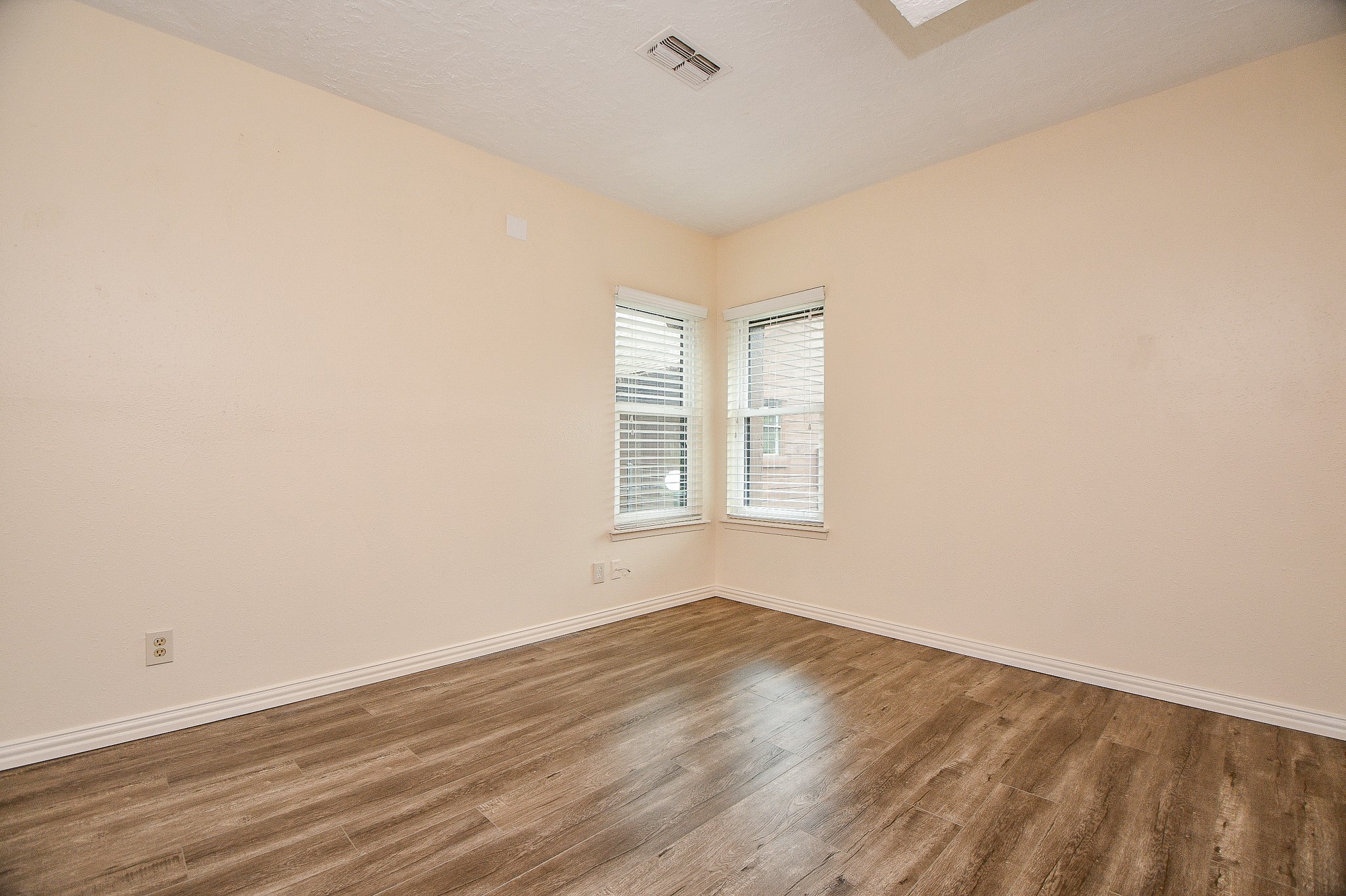 653 Davis Road Property Photo 19