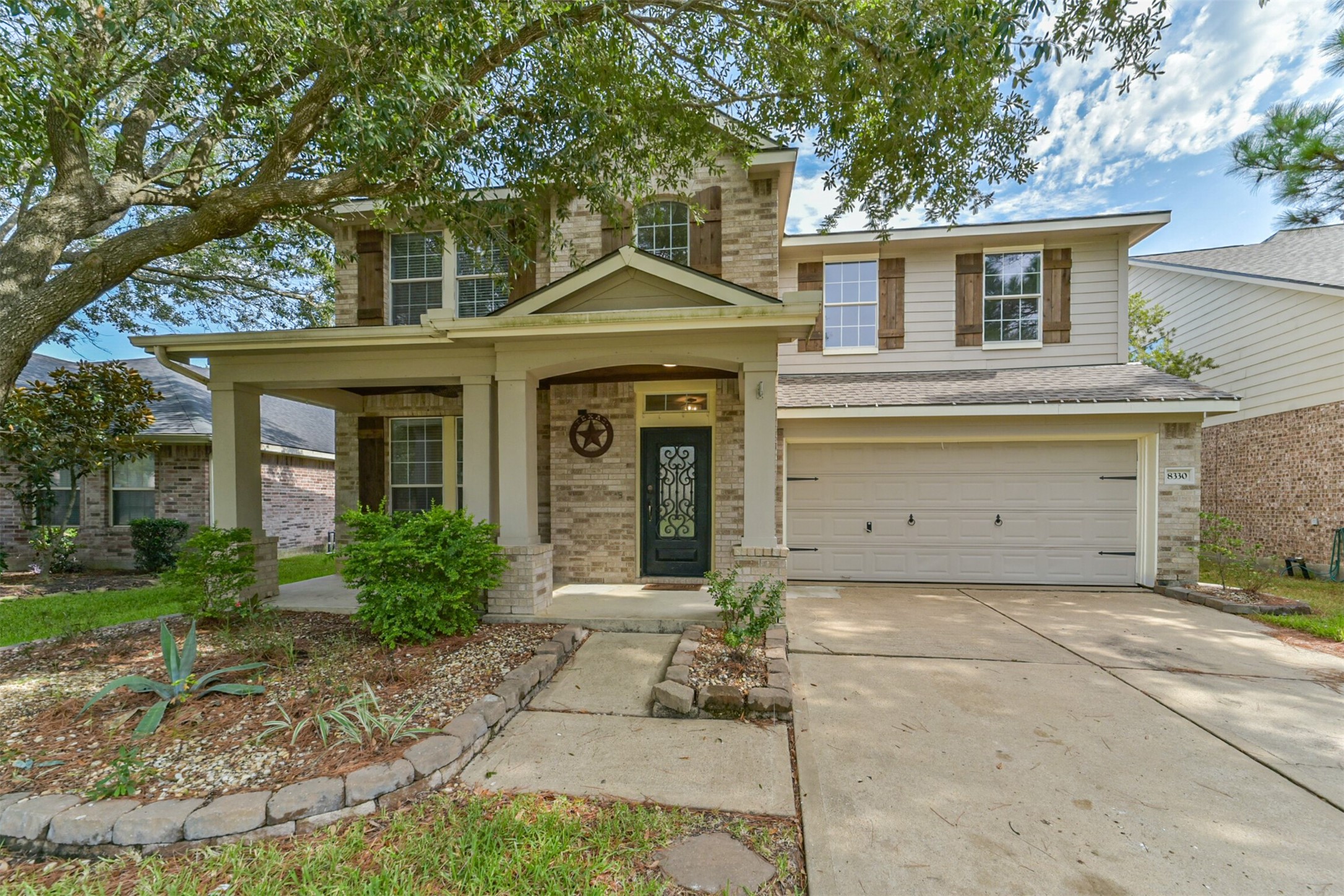8330 Kerrington Glen Drive Property Photo 1