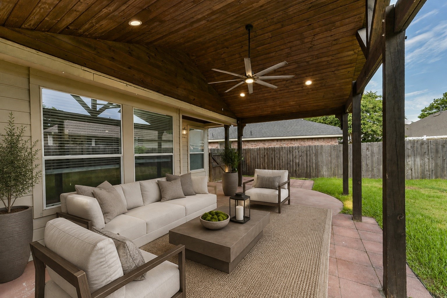 8330 Kerrington Glen Drive Property Photo 2