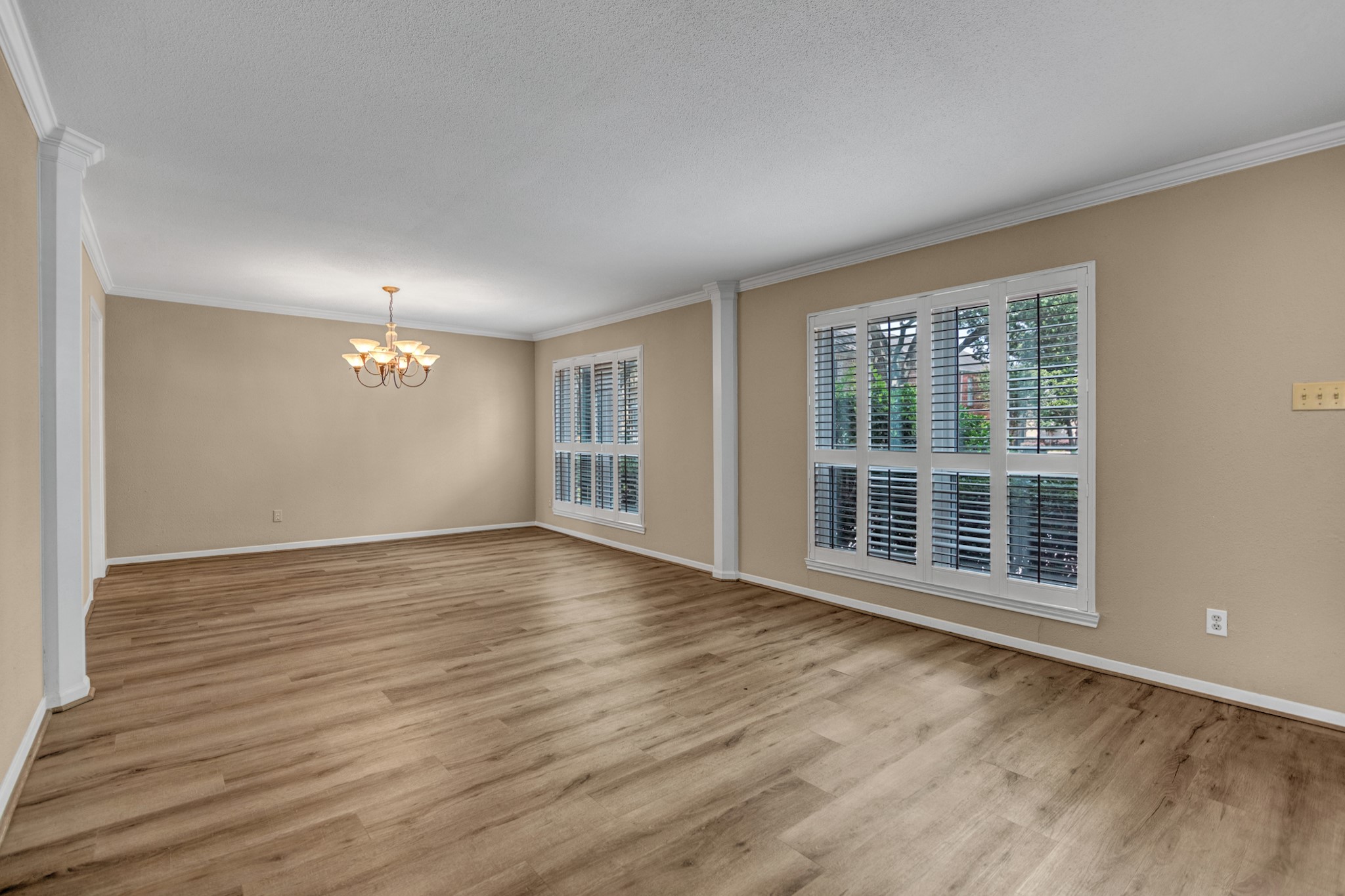 1659 W Sam Houston Parkway S Property Photo 4