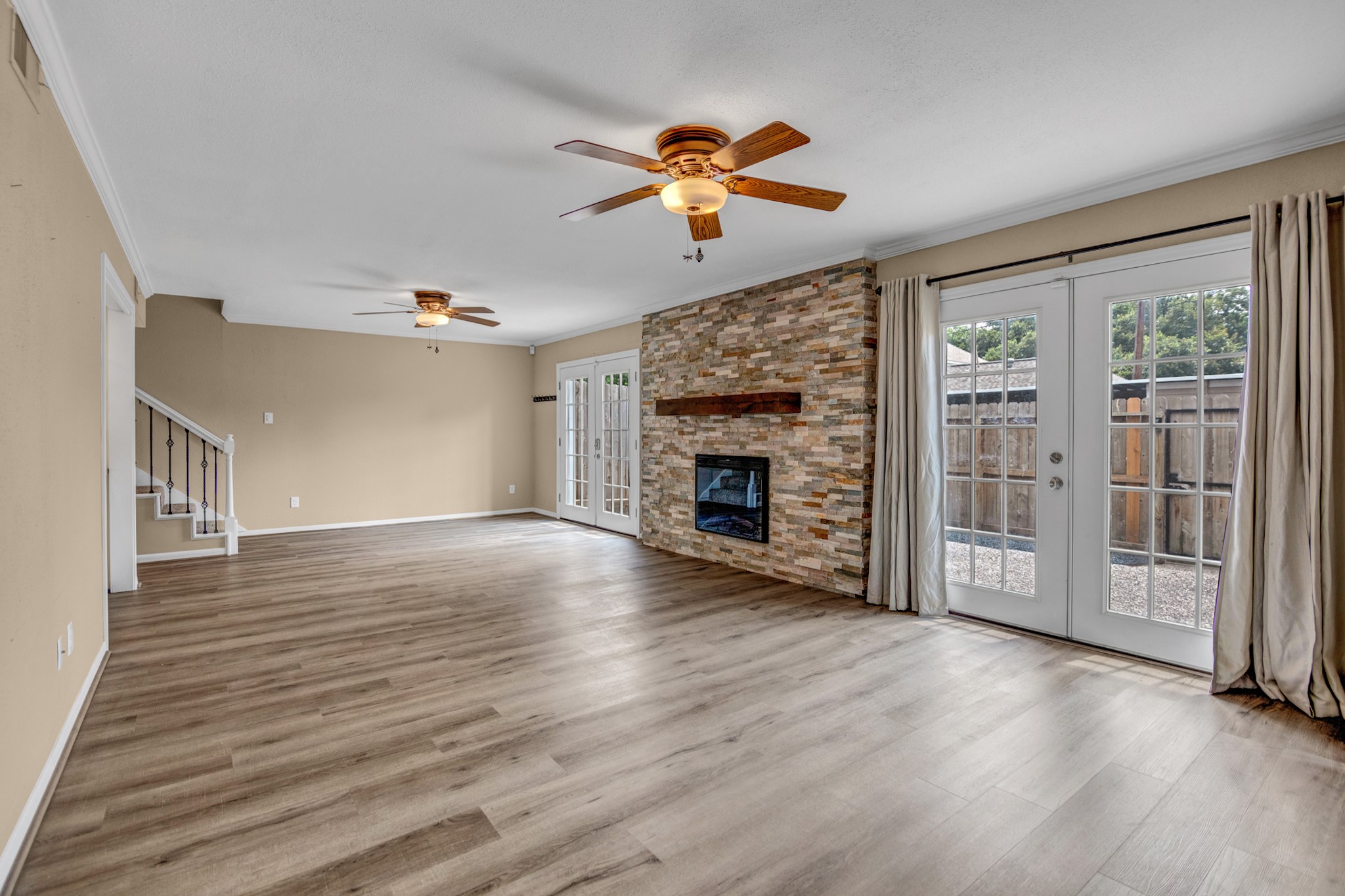 1659 W Sam Houston Parkway S Property Photo 12