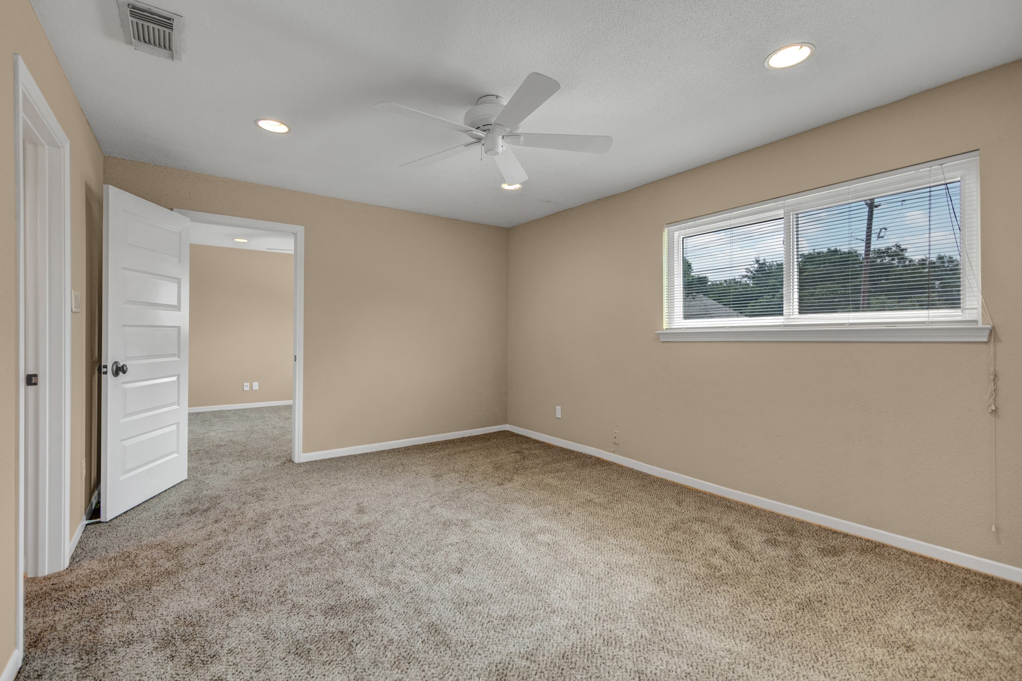 1659 W Sam Houston Parkway S Property Photo 21