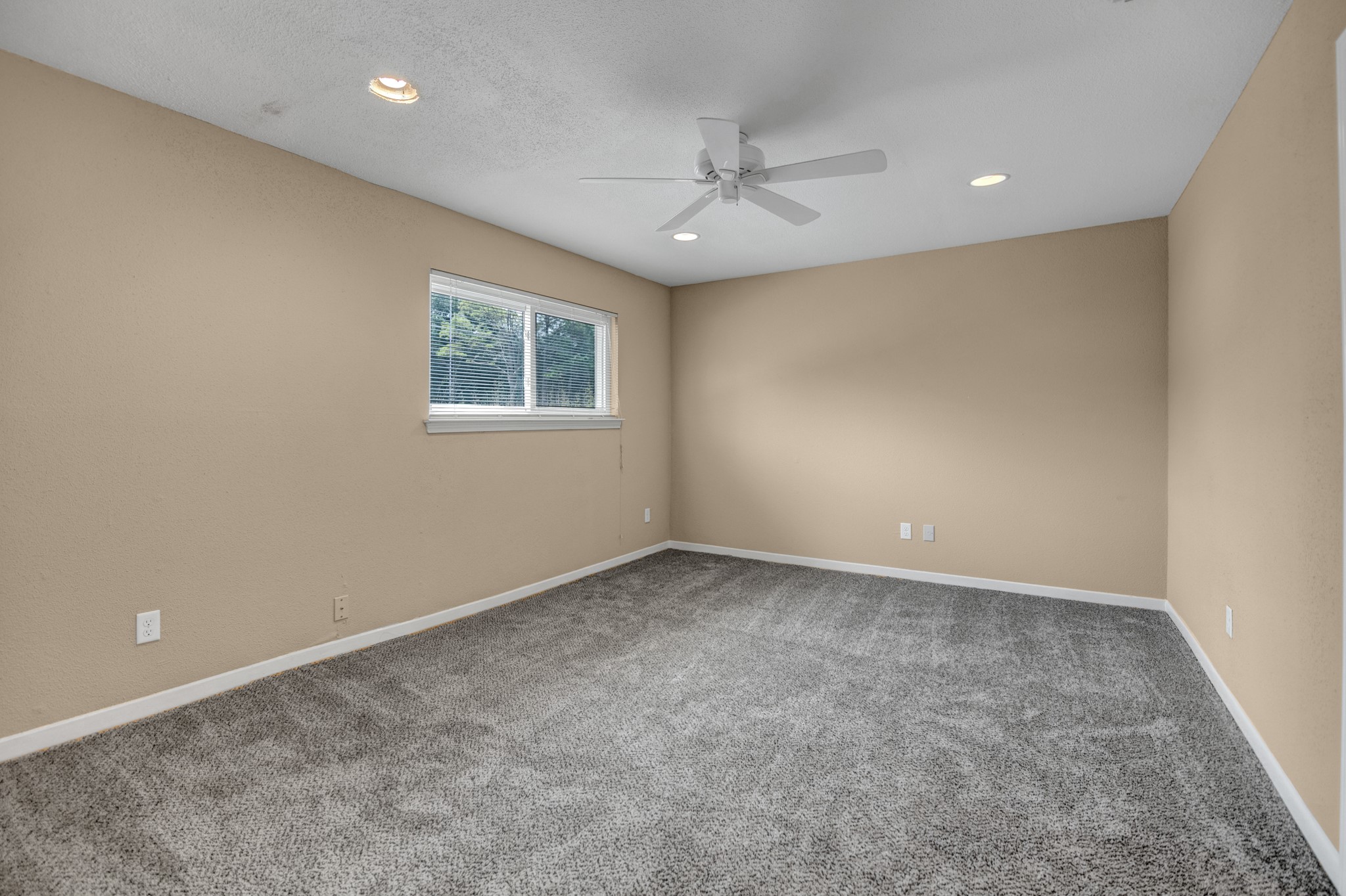 1659 W Sam Houston Parkway S Property Photo 23