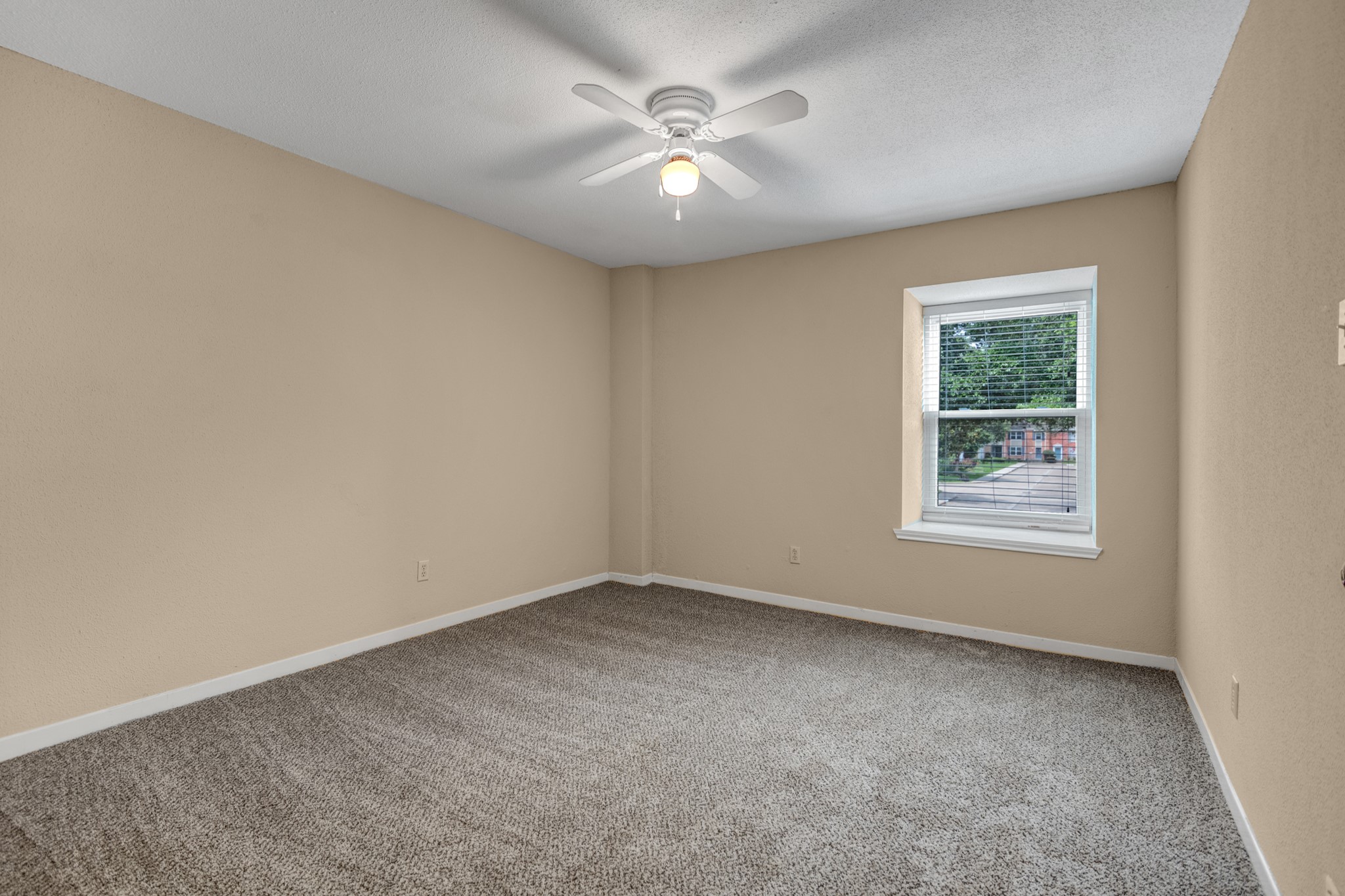 1659 W Sam Houston Parkway S Property Photo 30