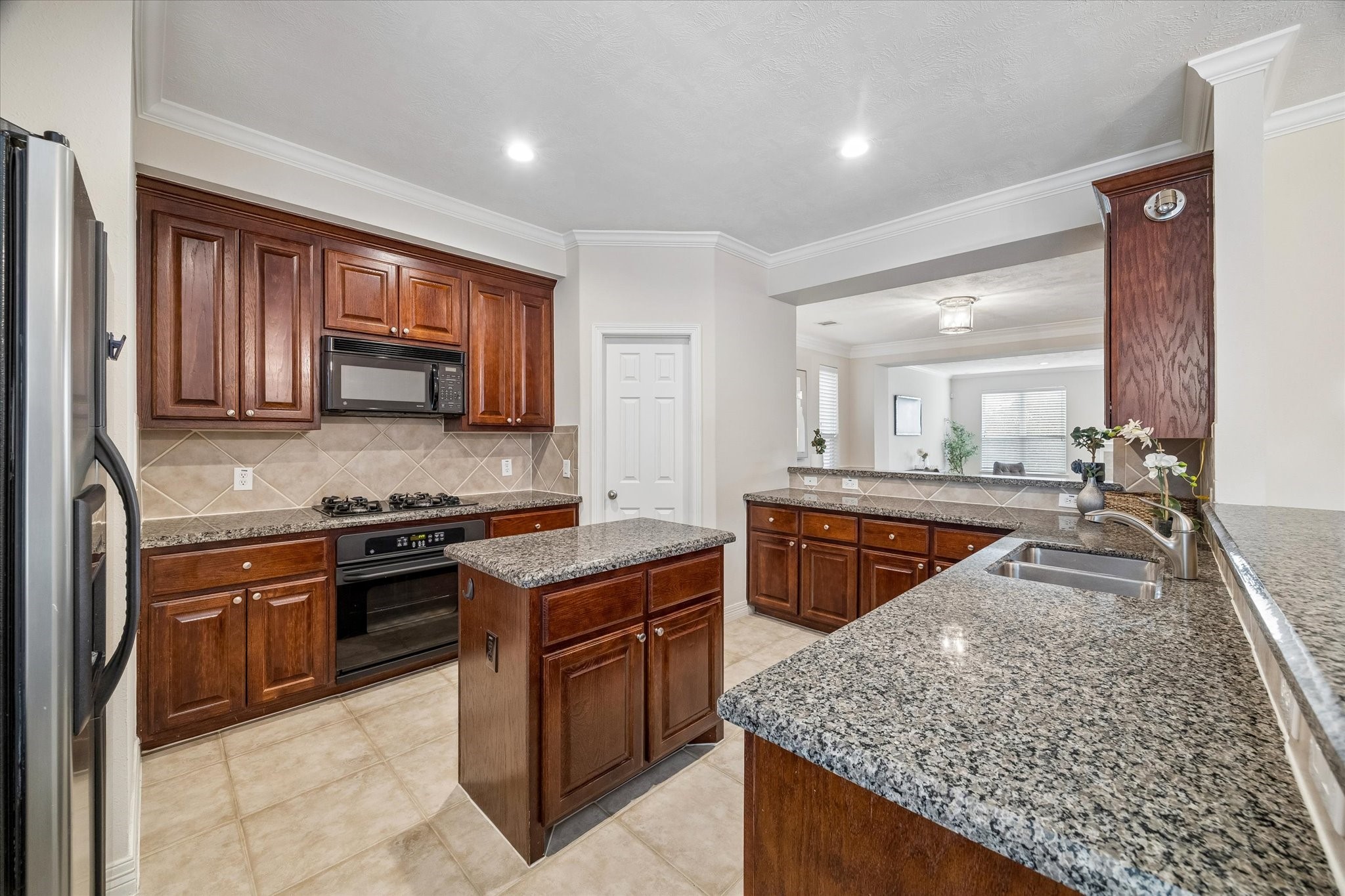 1807 Stacy Crest Property Photo 4