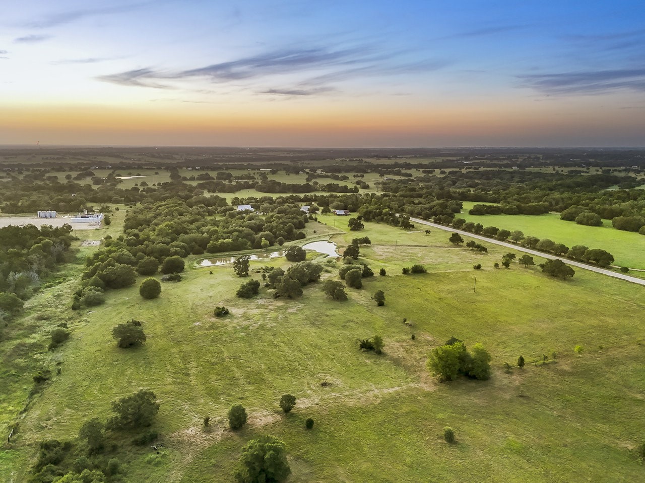 8 Round Top Farms Drive Property Photo 2