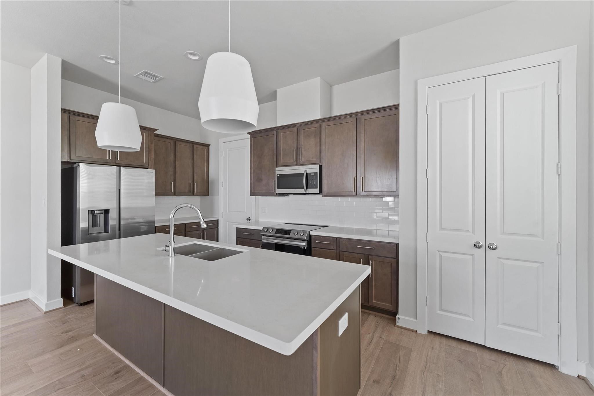 5914 Haring Lane Property Photo 4