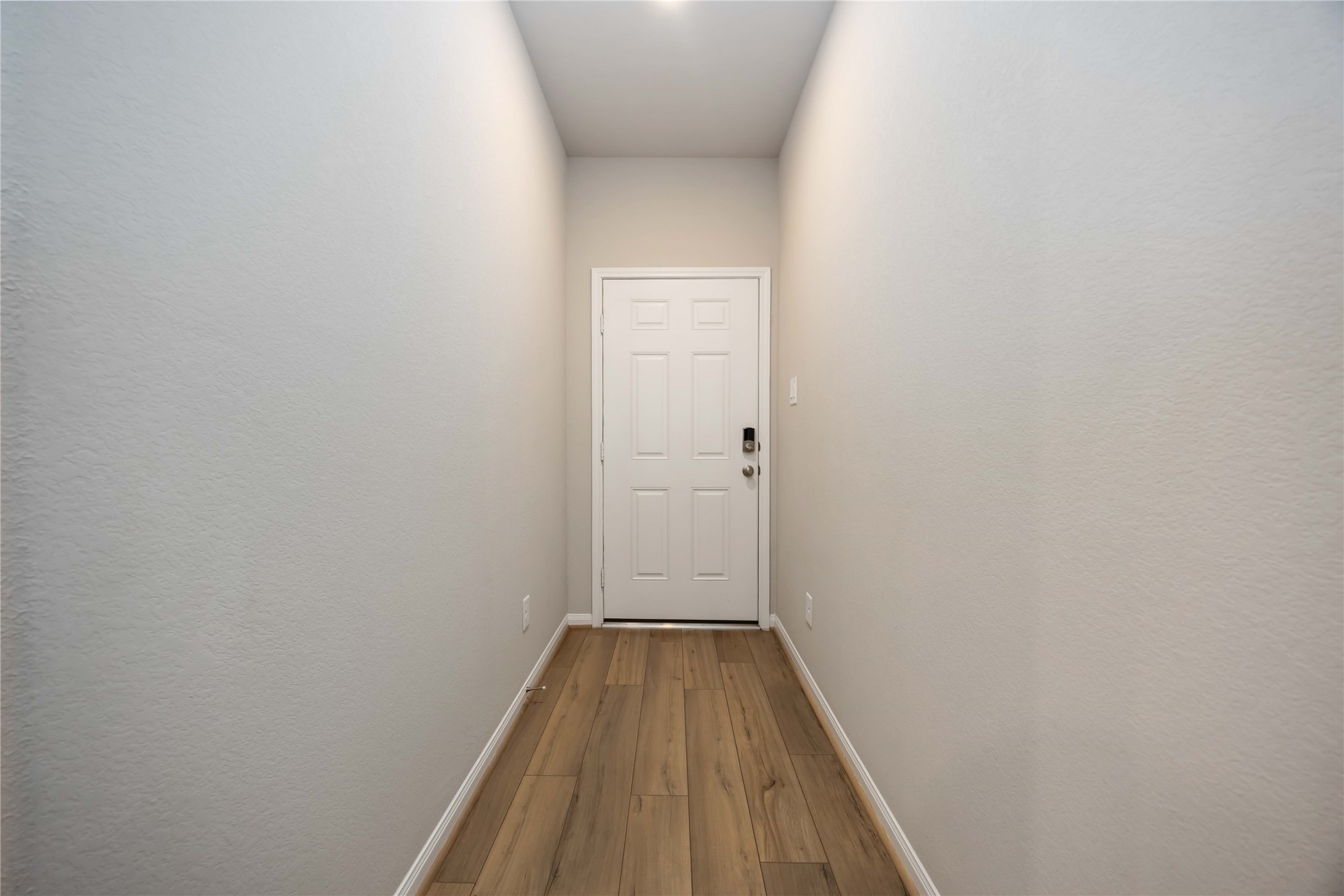 7047 Silverleaf Oak Street Property Photo 4