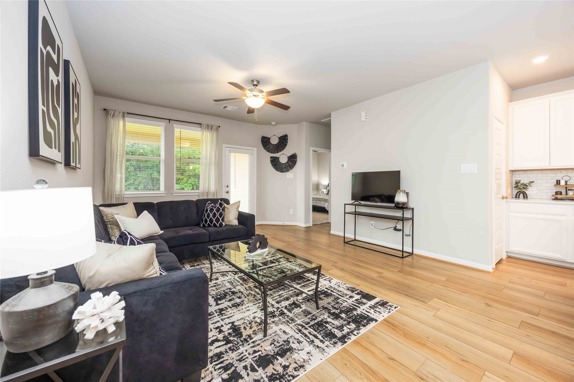 7047 Silverleaf Oak Street Property Photo 11