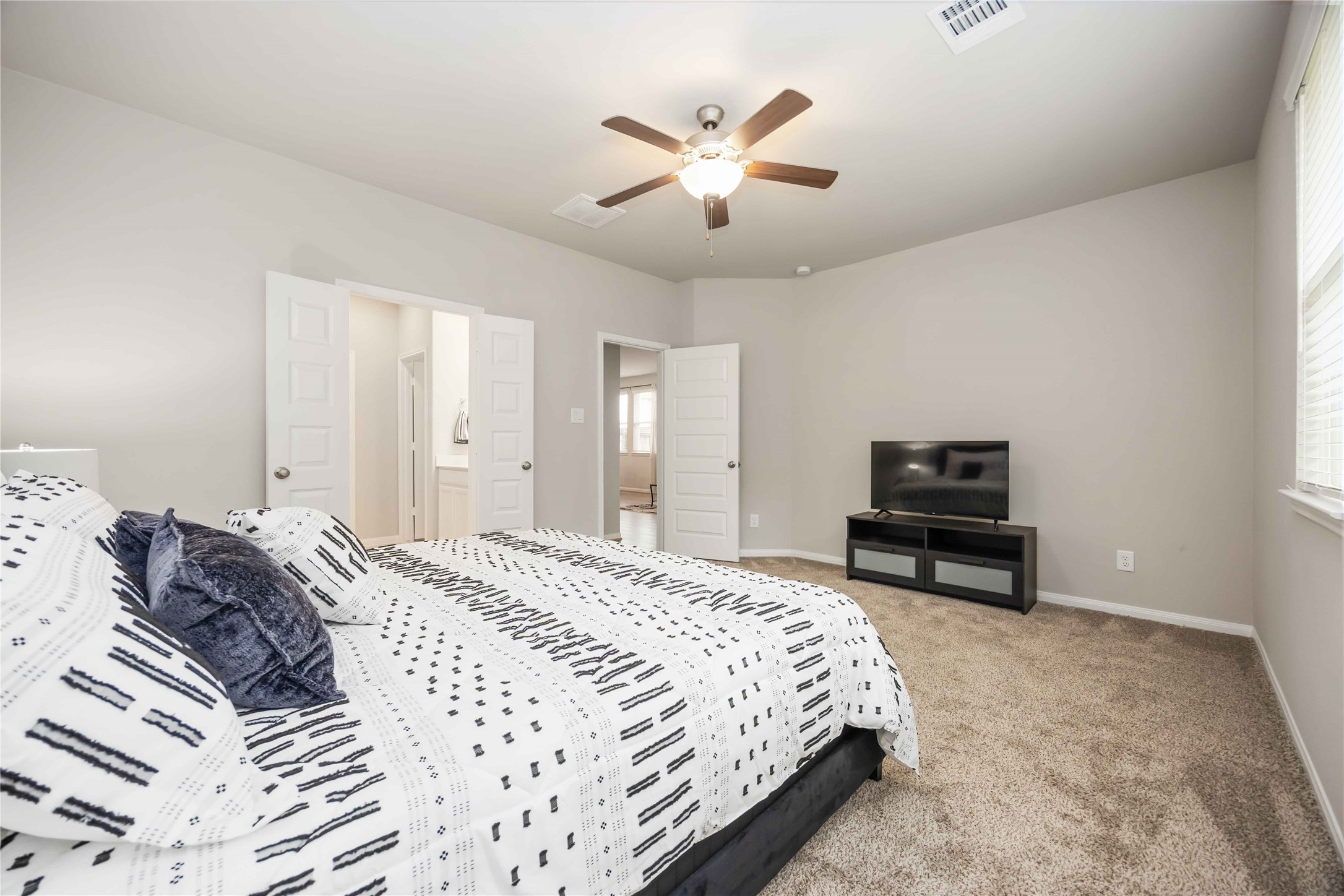 7047 Silverleaf Oak Street Property Photo 17