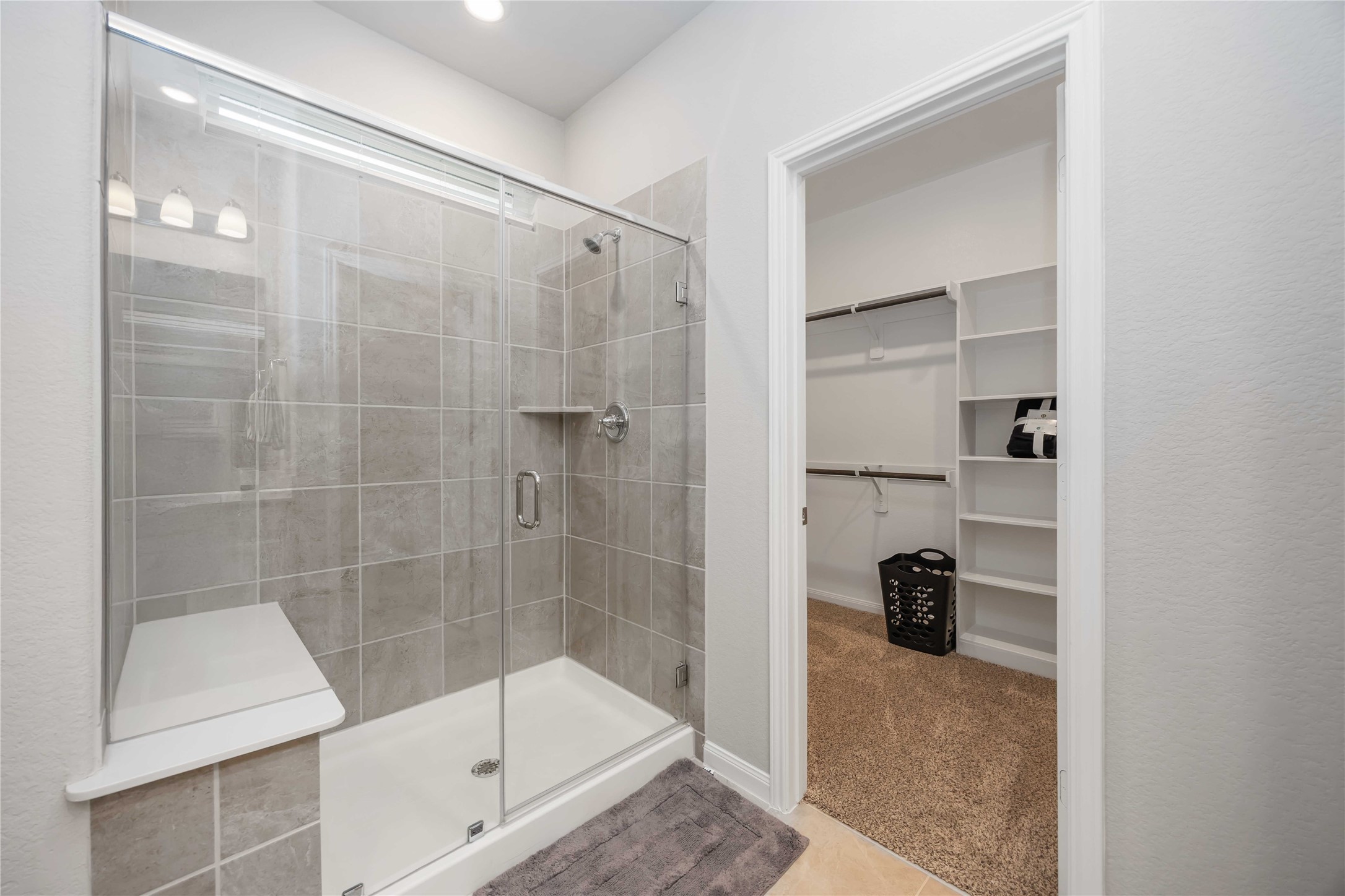 7047 Silverleaf Oak Street Property Photo 20