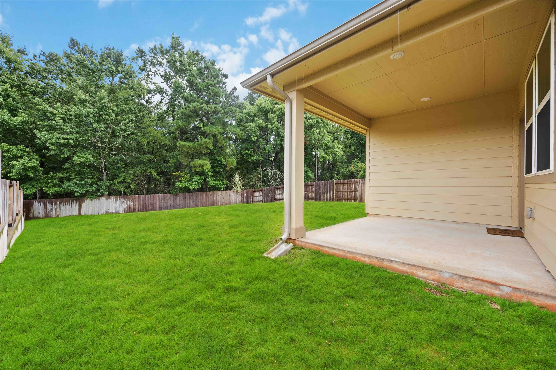 7047 Silverleaf Oak Street Property Photo 23
