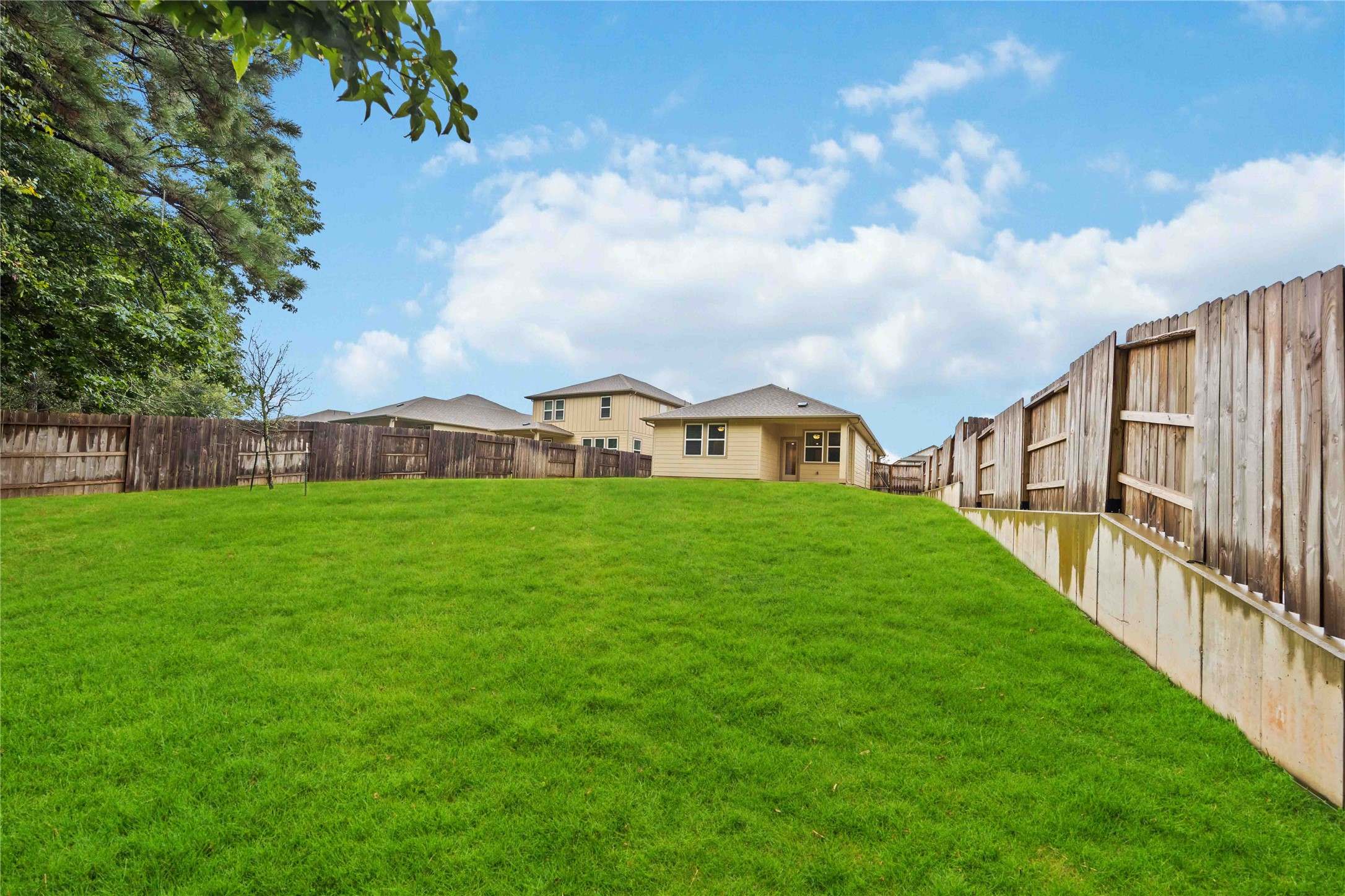 7047 Silverleaf Oak Street Property Photo 25