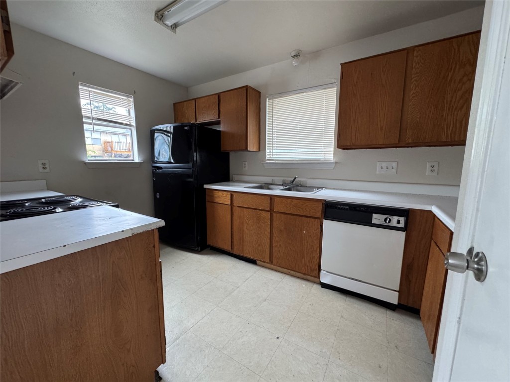 3229 Hirschfield Road B Property Photo 1