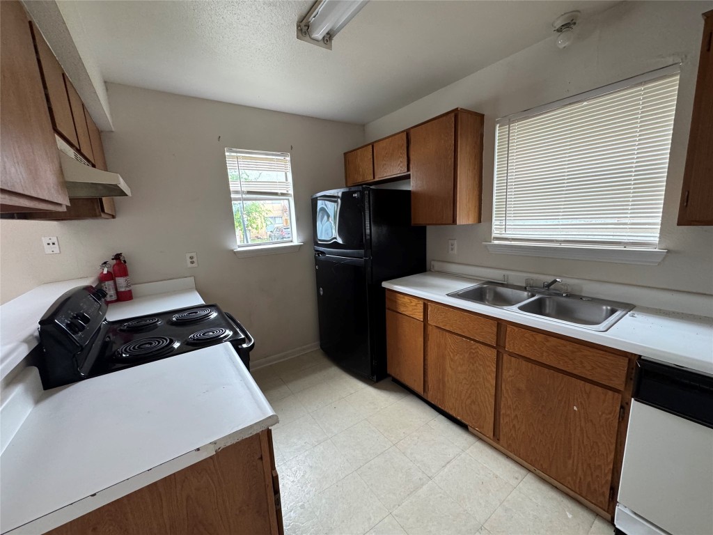 3229 Hirschfield Road B Property Photo 2