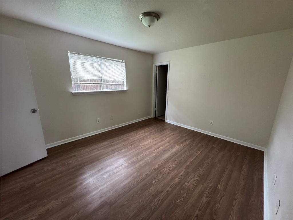 3229 Hirschfield Road B Property Photo 5