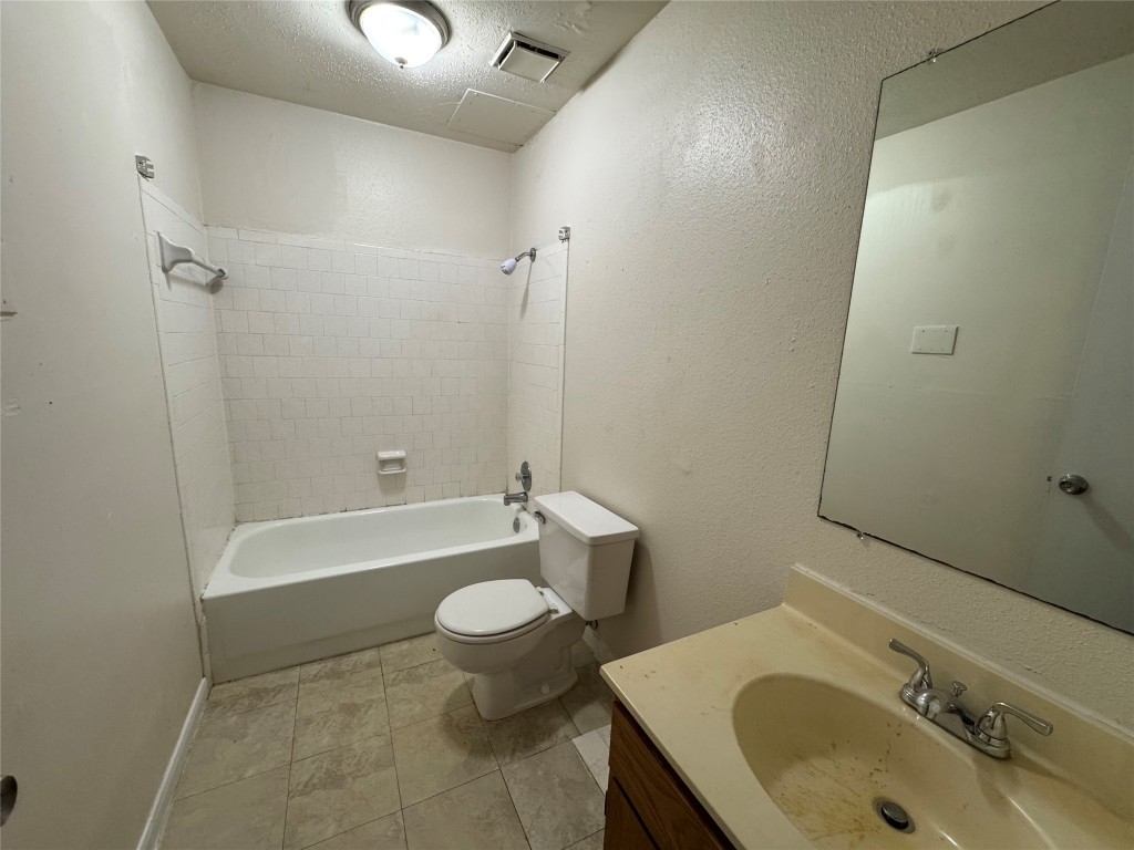 3229 Hirschfield Road B Property Photo 7