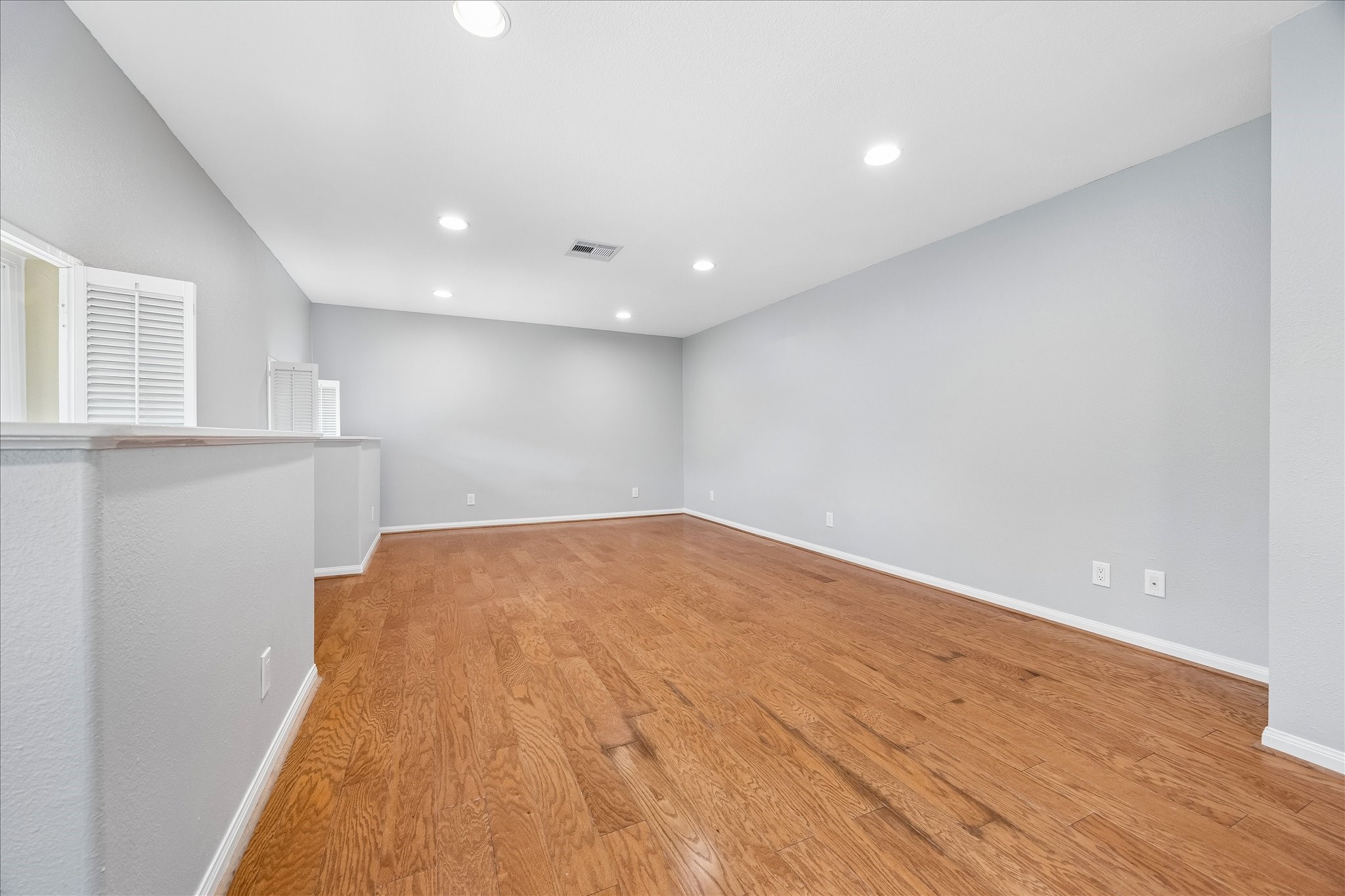 7447 Cambridge Street 32 Property Photo 25
