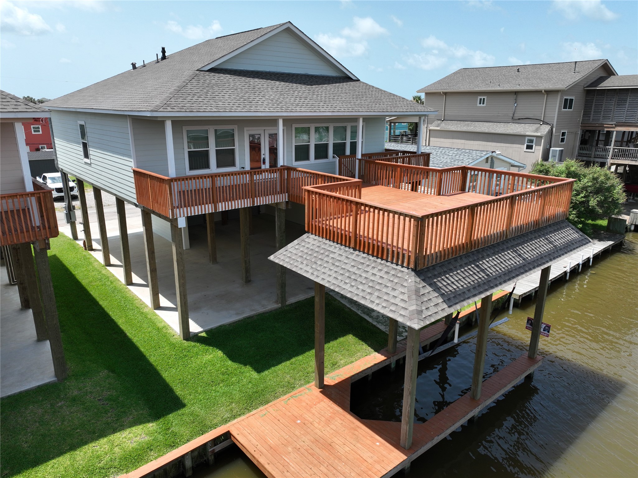18 Edgewater Property Photo 19