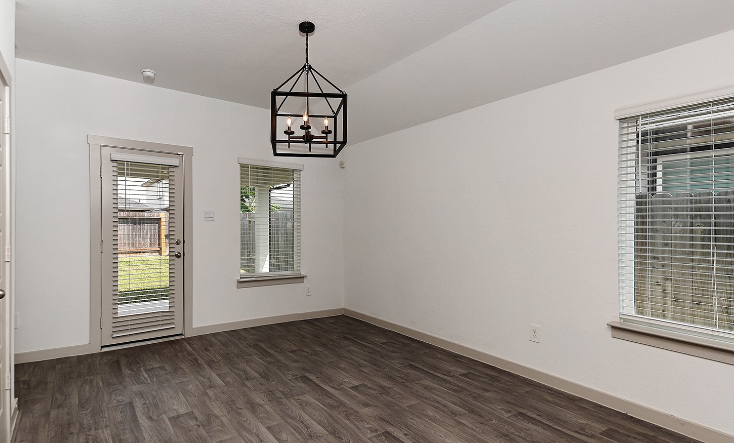 2909 Newington Lane Property Photo 10