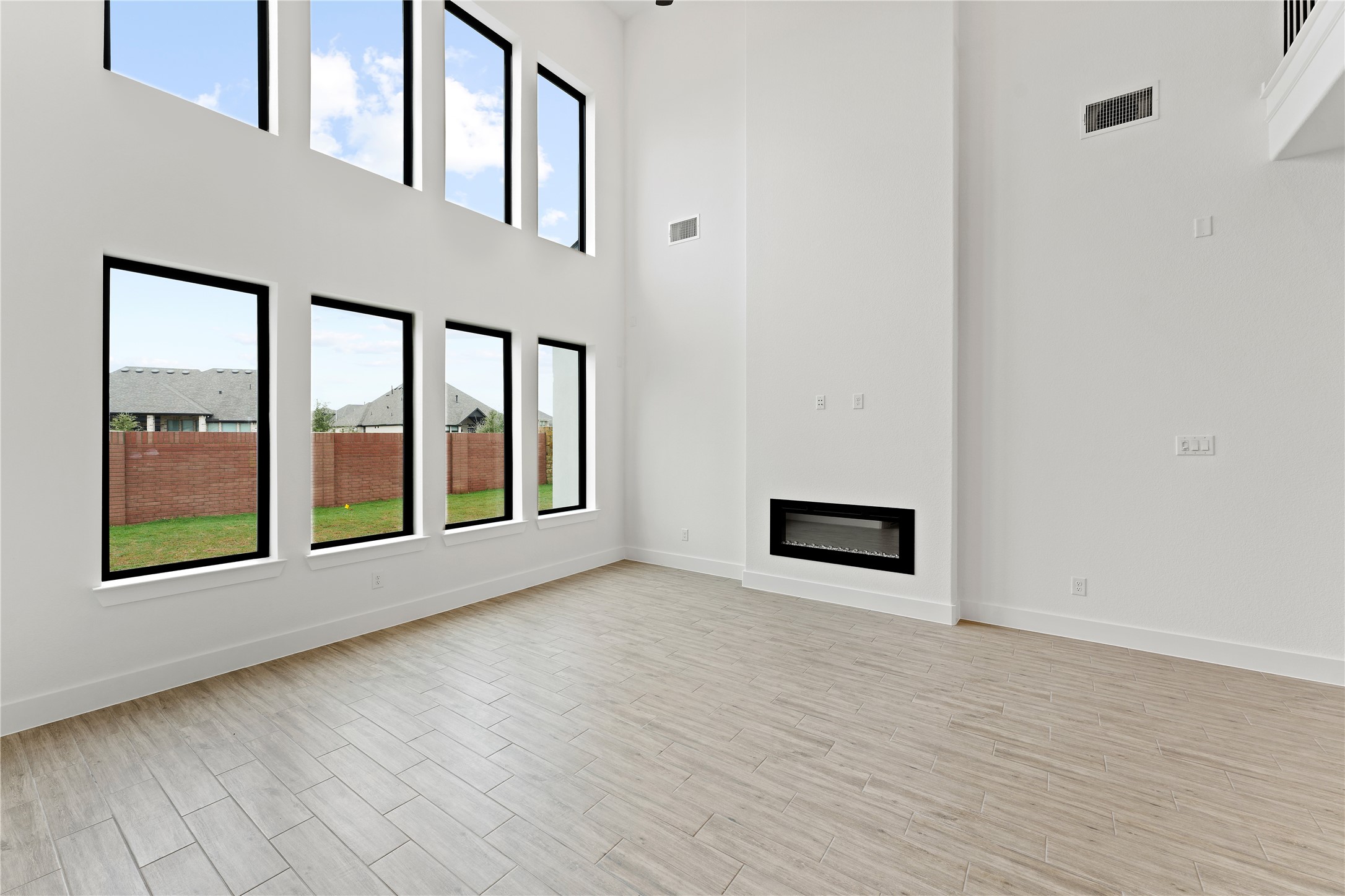 4407 Southpoint Way Property Photo 4