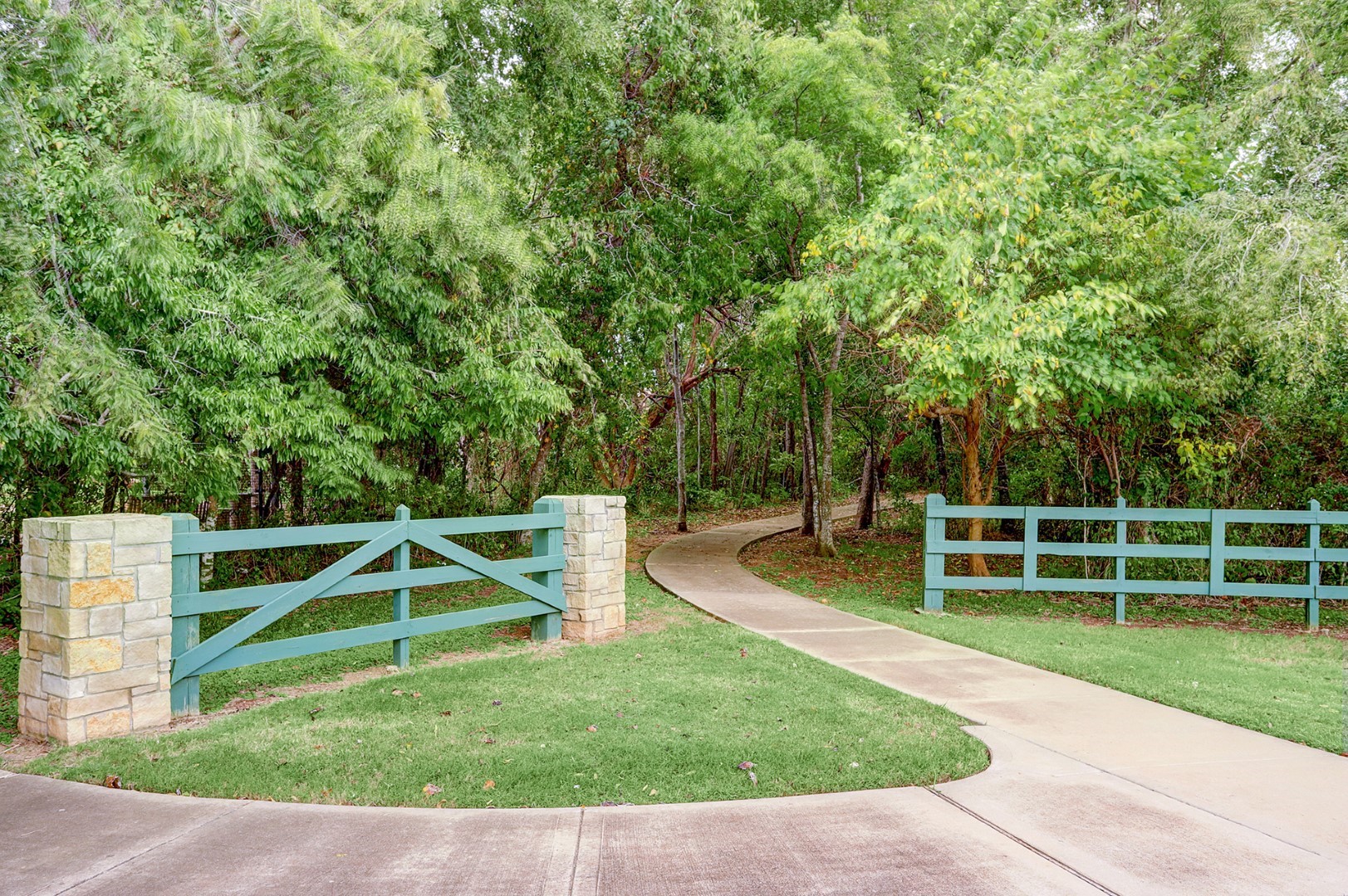 4407 Southpoint Way Property Photo 19