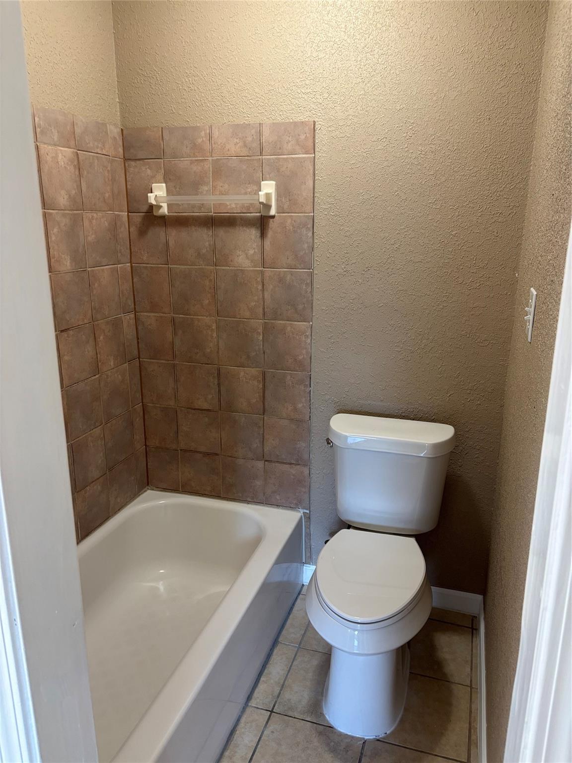 12947 Newbrook Drive, Houston Tx 77072 Property Photo 8
