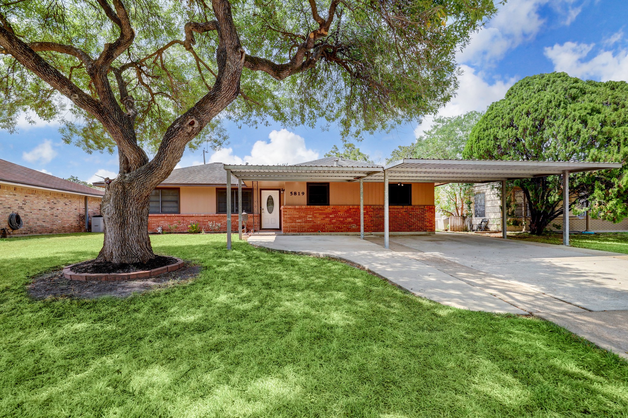 5819 Anaqua Drive Property Photo 1