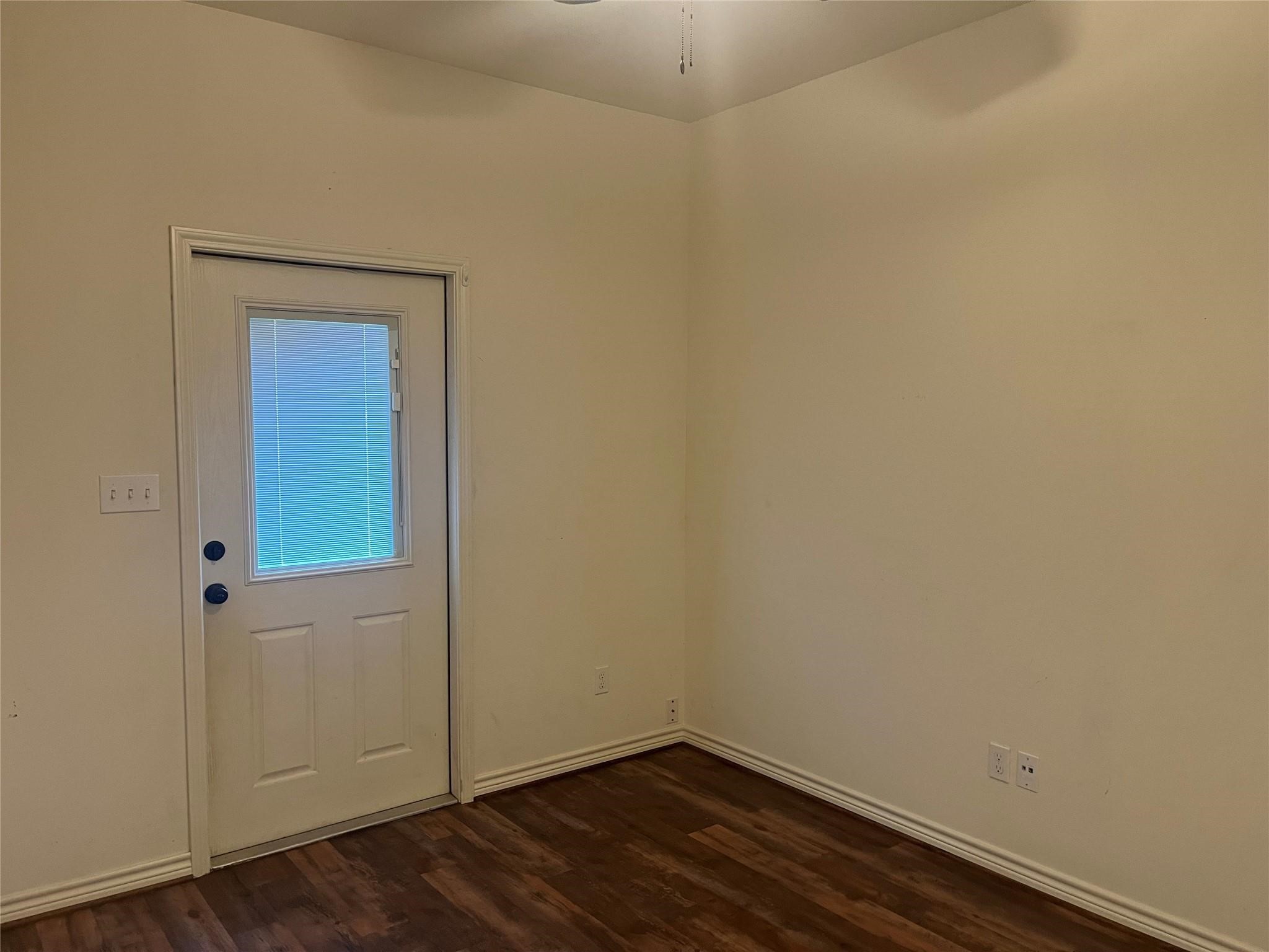 1843 Caroline Lane Property Photo 7