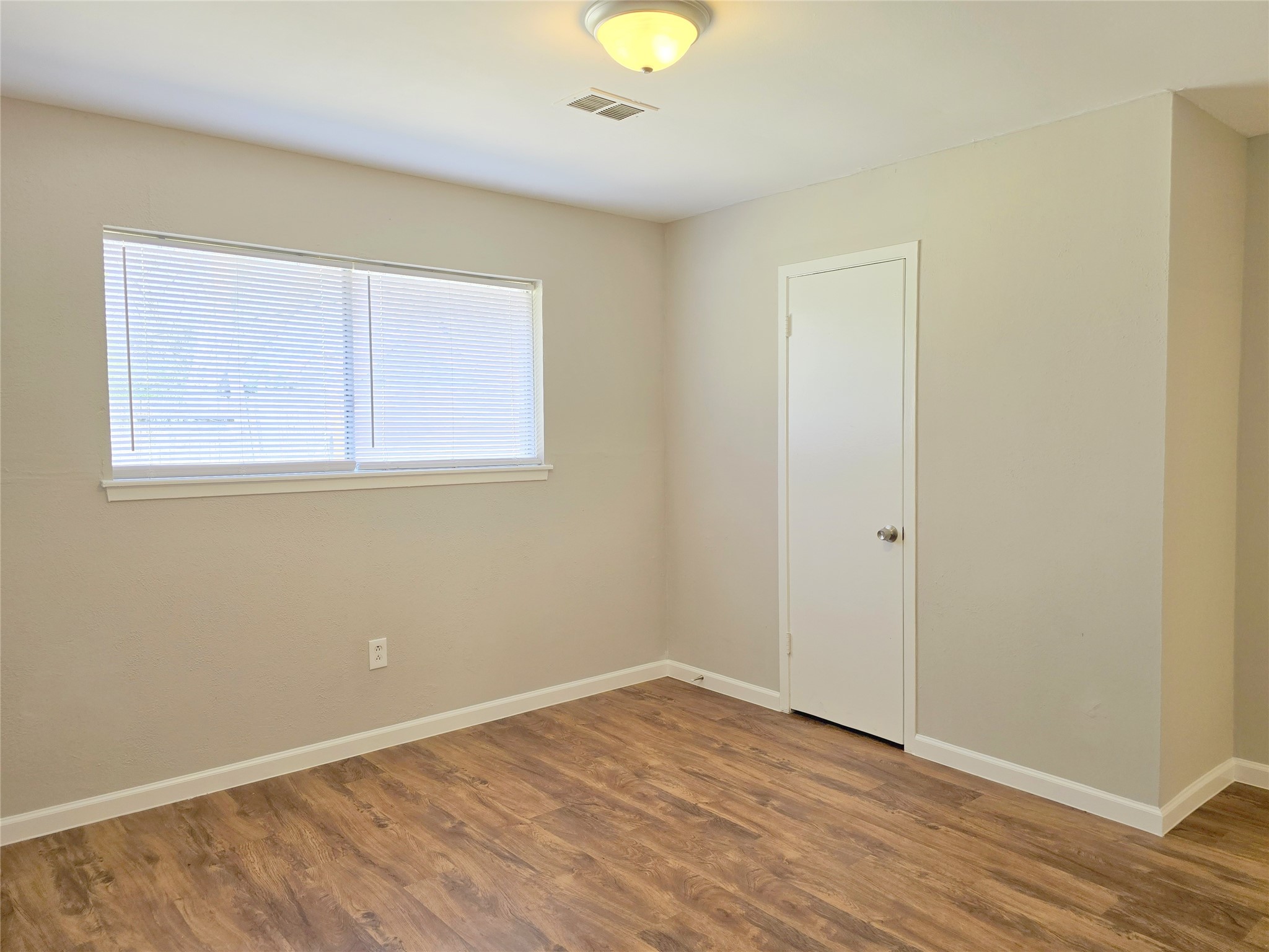5404 Hazel Street Property Photo 8