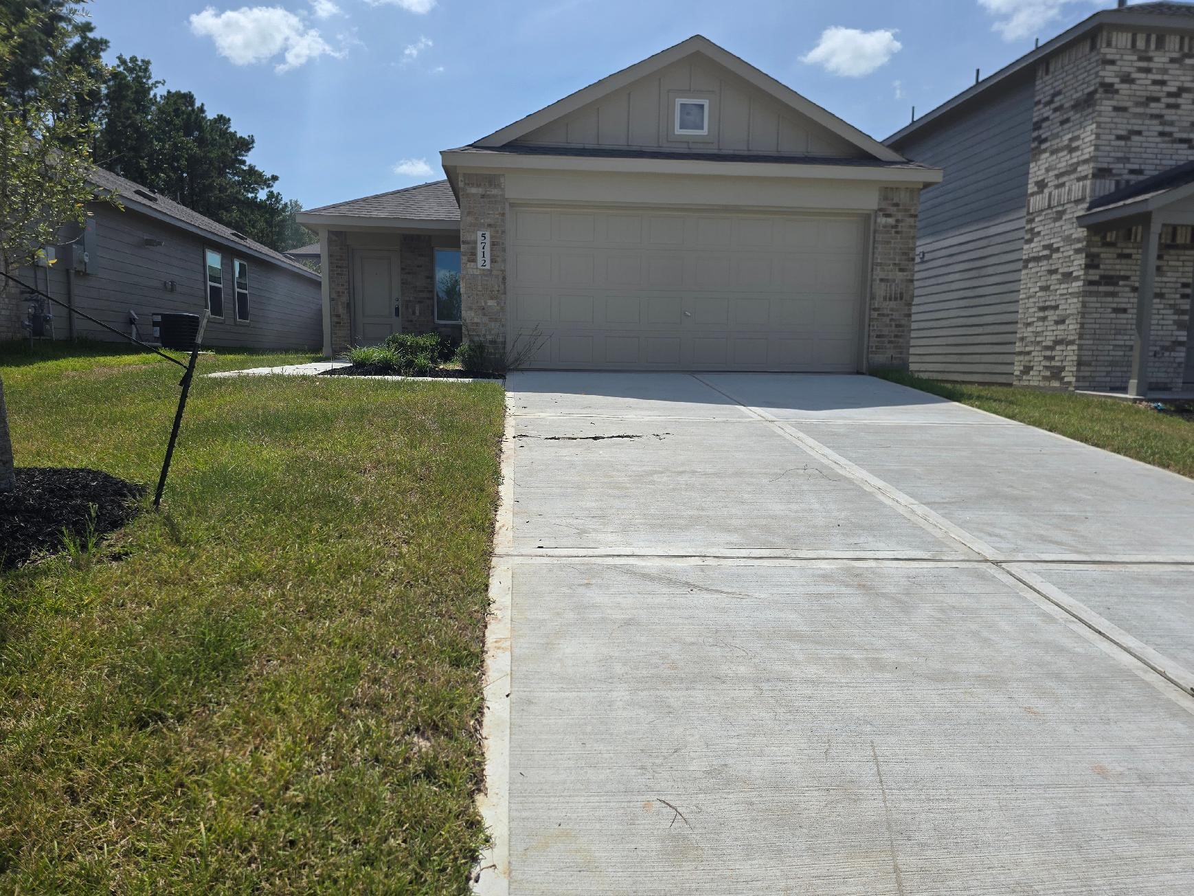 5712 Ivy Crest Property Photo 1